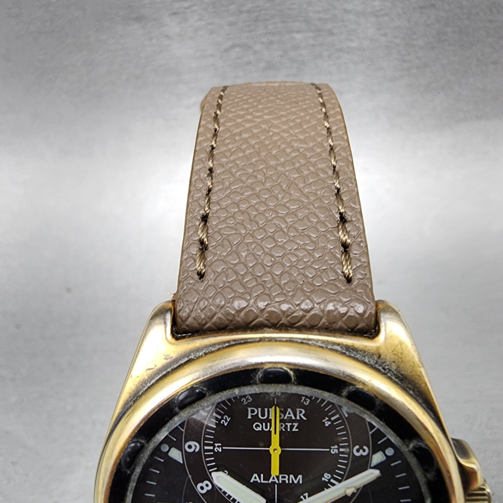Pulsar Watch Men 38mm Black Dial Gold Tone Alarm Round Y9778A00 New Battery4
