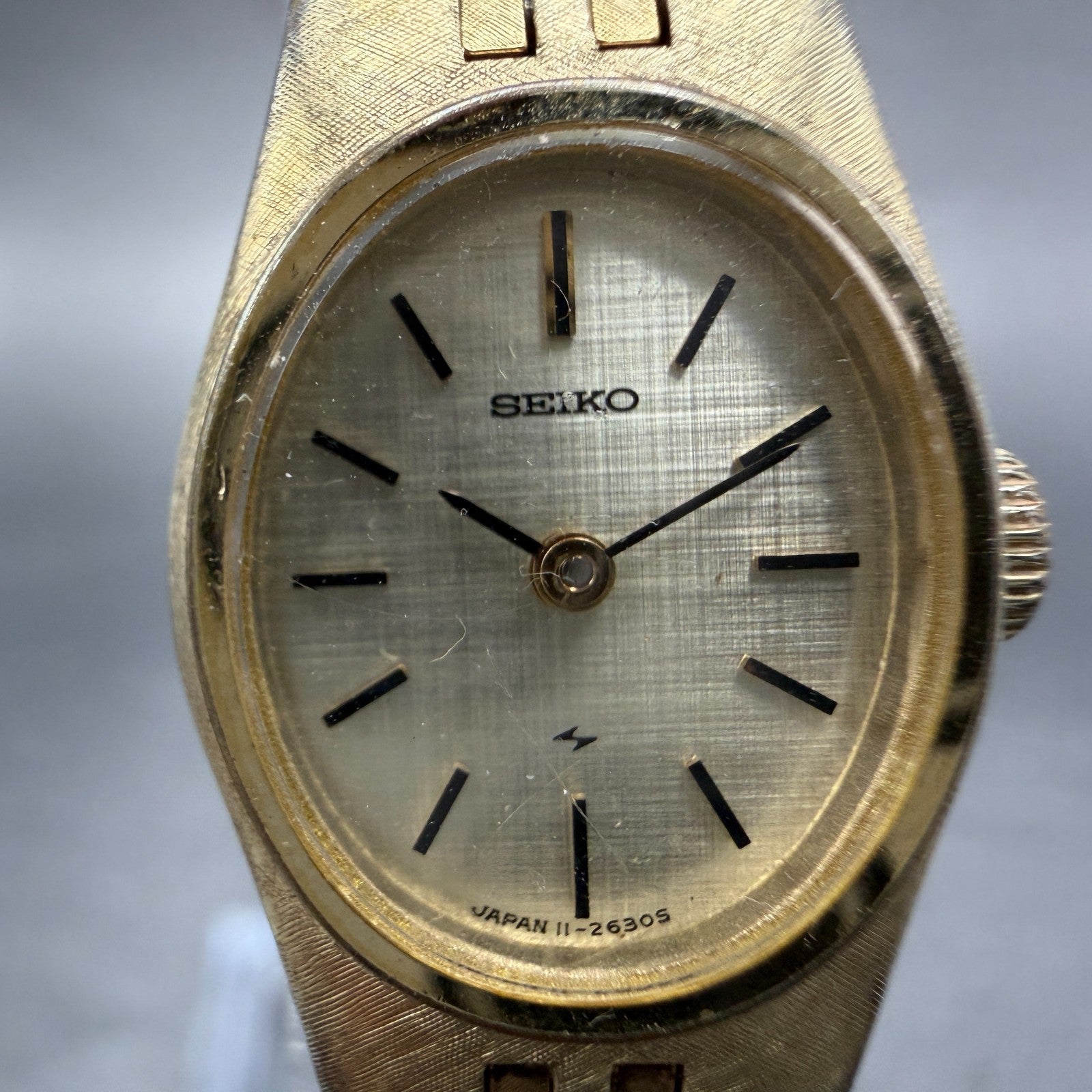 Seiko Watch Women 17mm Champagne Dial Gold Tone Manual Wind Oval 11-7849 Runs 451