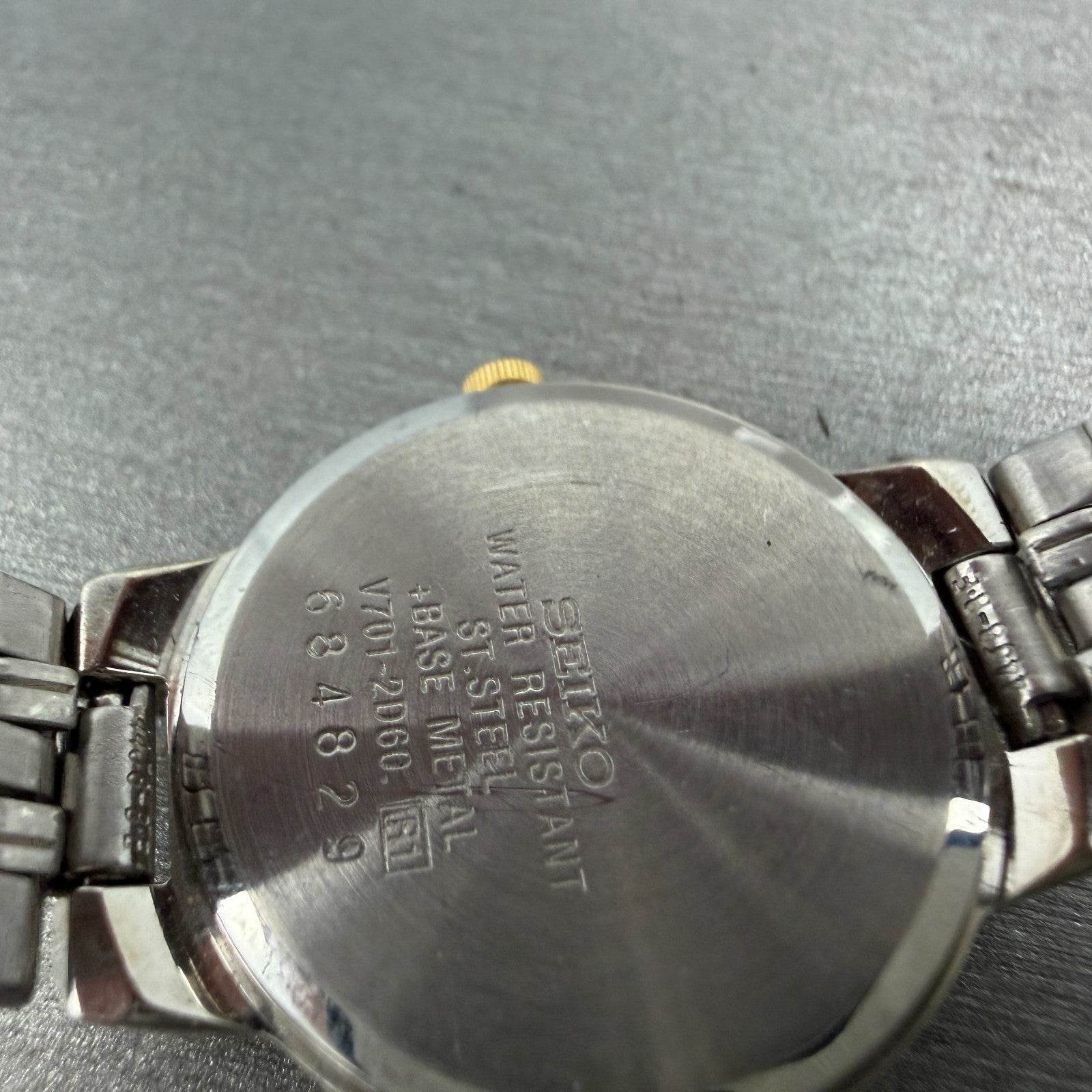 Seiko Watch Women 24mm Blue Dial Two Tone Round V701-2D60 New Battery Vintage9