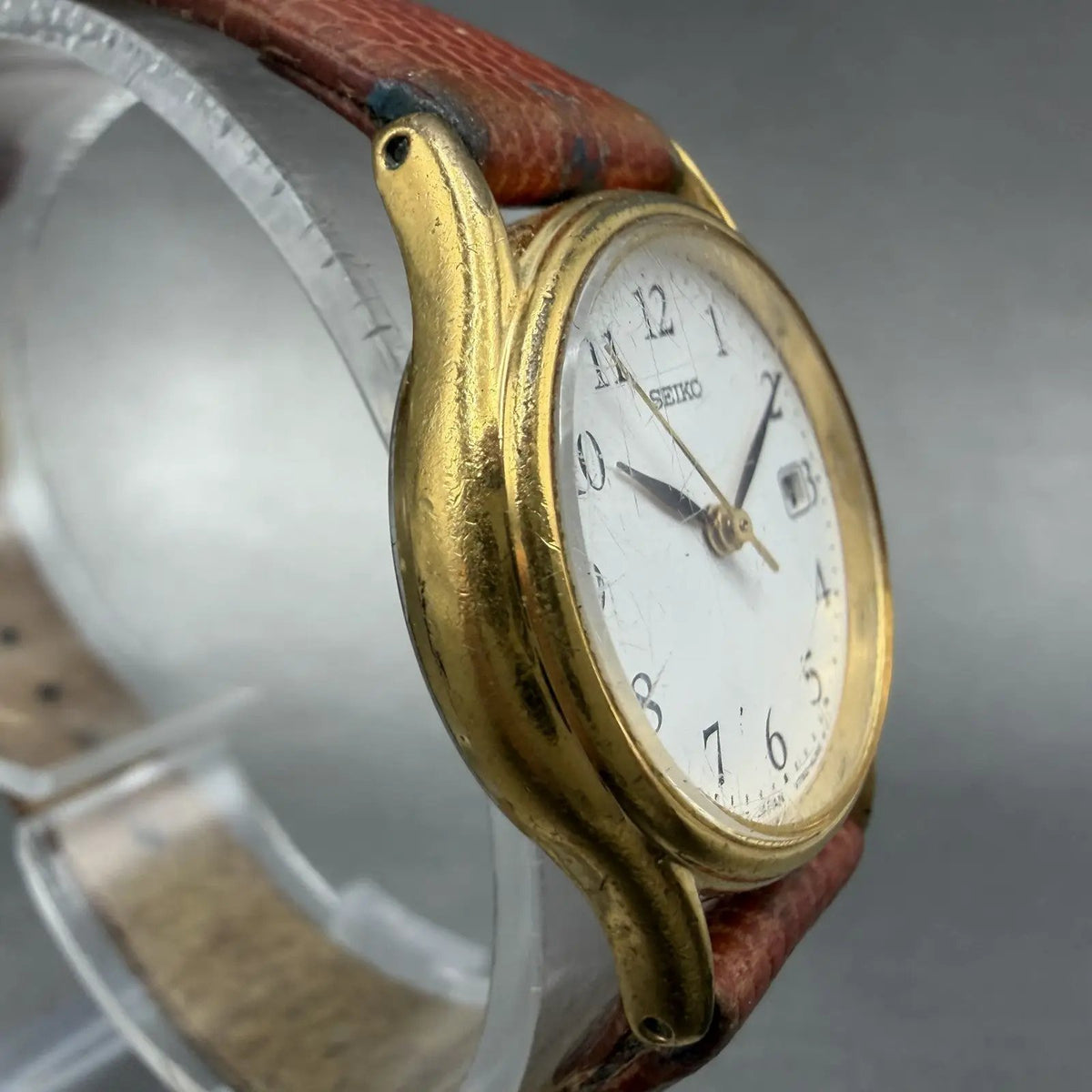 Seiko Watch Women 25mm White Dial Gold Tone Date Round V782-6E50 New Battery3
