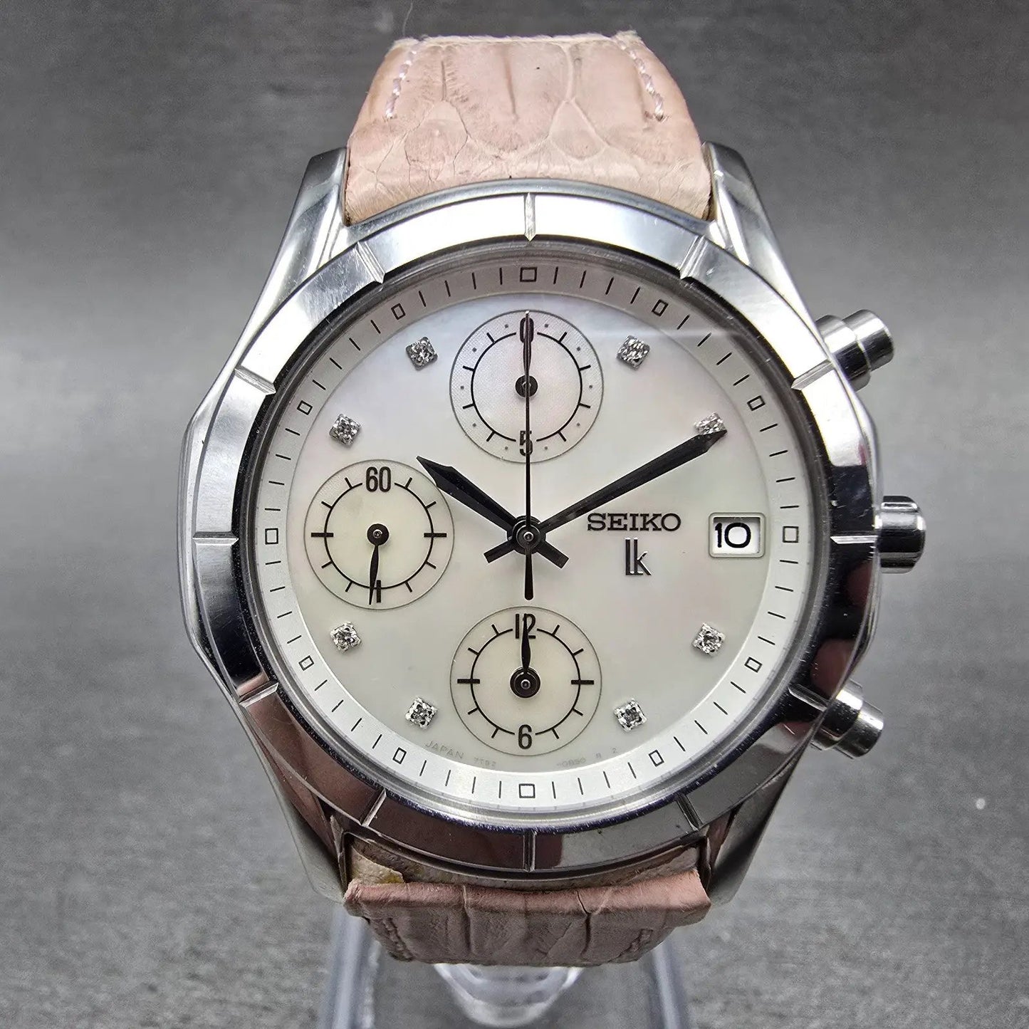 Seiko Lukia Chronograph Watch Women 35mm MOP Dial Steel Date 7T92-0BV0 New Batt0