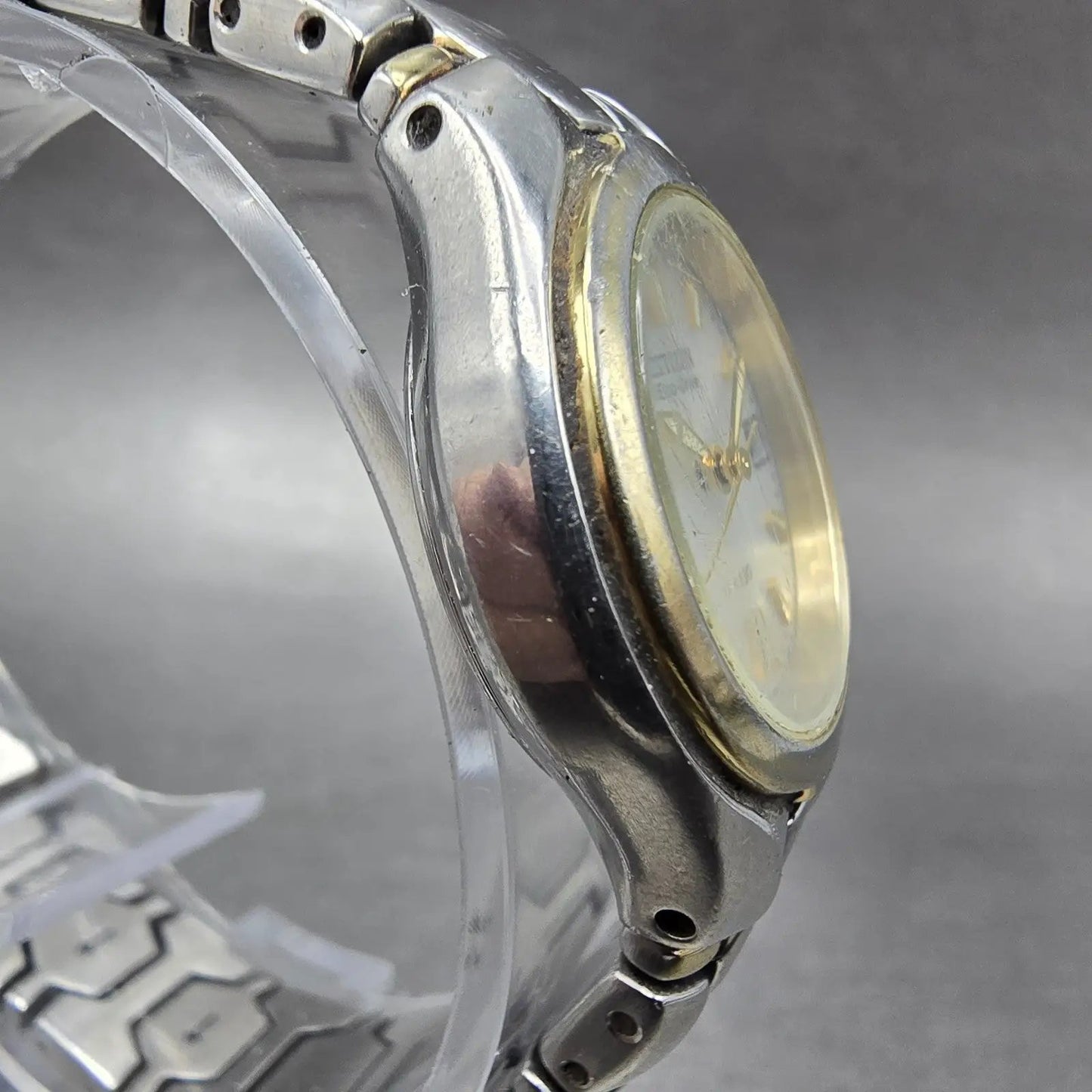 Citizen Eco-Drive Watch Women 27mm Silver Dial Two Tone Date E010-K001200 Runs3