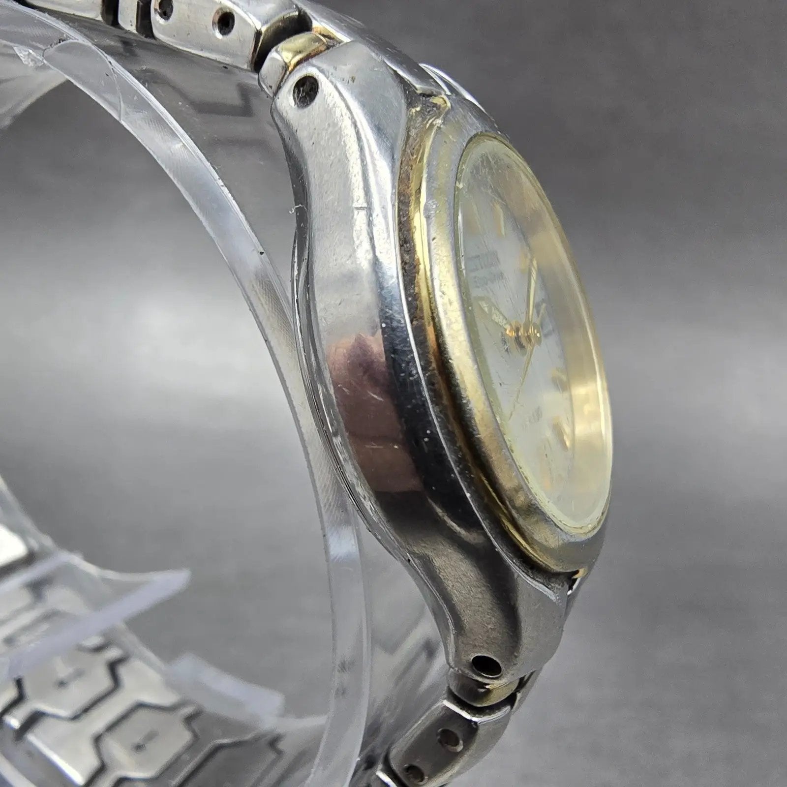 Citizen Eco-Drive Watch Women 27mm Silver Dial Two Tone Date E010-K001200 Runs3