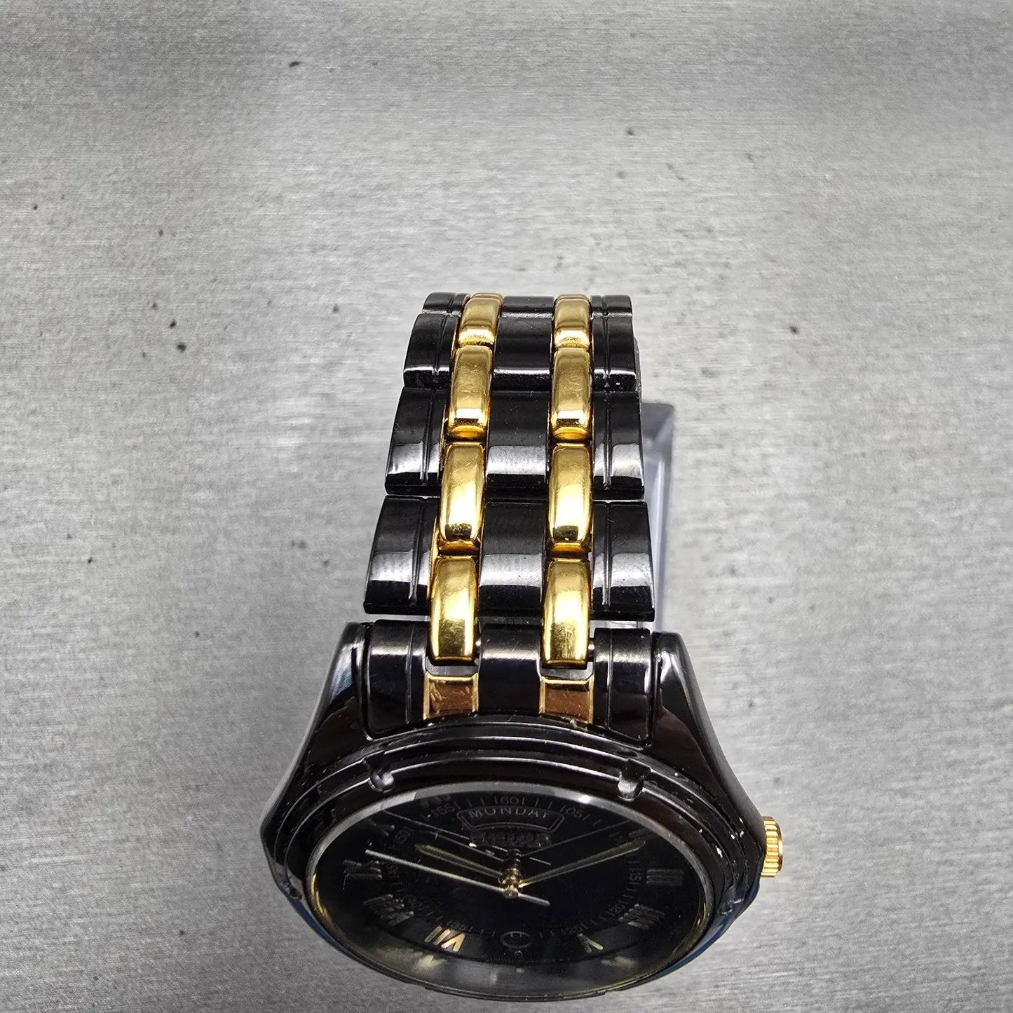 Seiko Watch Men 35mm Black Dial Black & Gold Tone Daydate Round V733-6C49 NewBat4