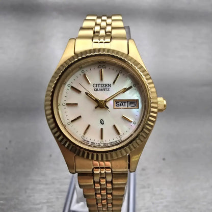 Citizen CQ Watch Women MOP Dial Gold Tone Daydate Round 1002-R15101 New Battery0