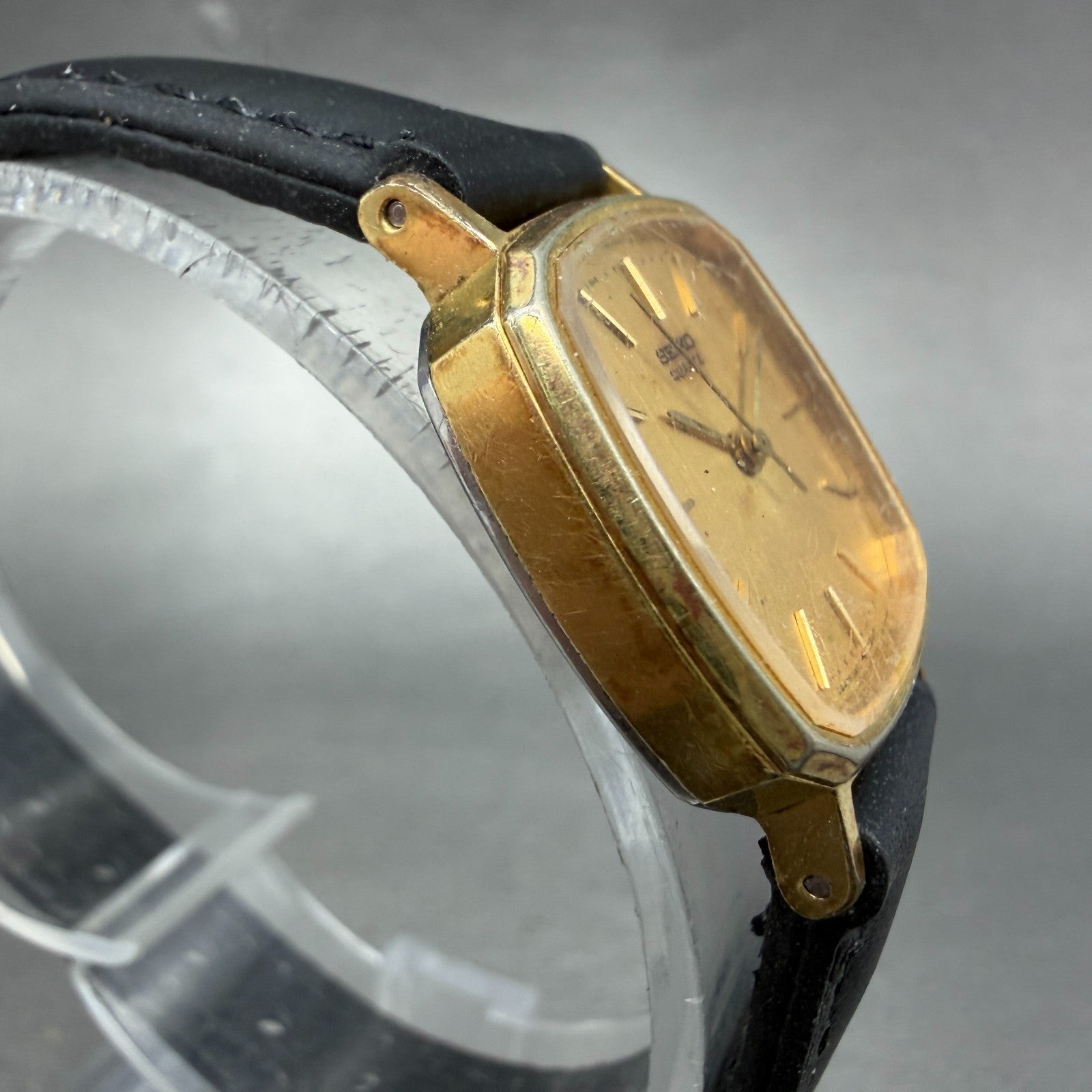 Seiko Watch Women 22mm Champagne Dial Gold Tone Rectangle 1421-5100 New Battery43