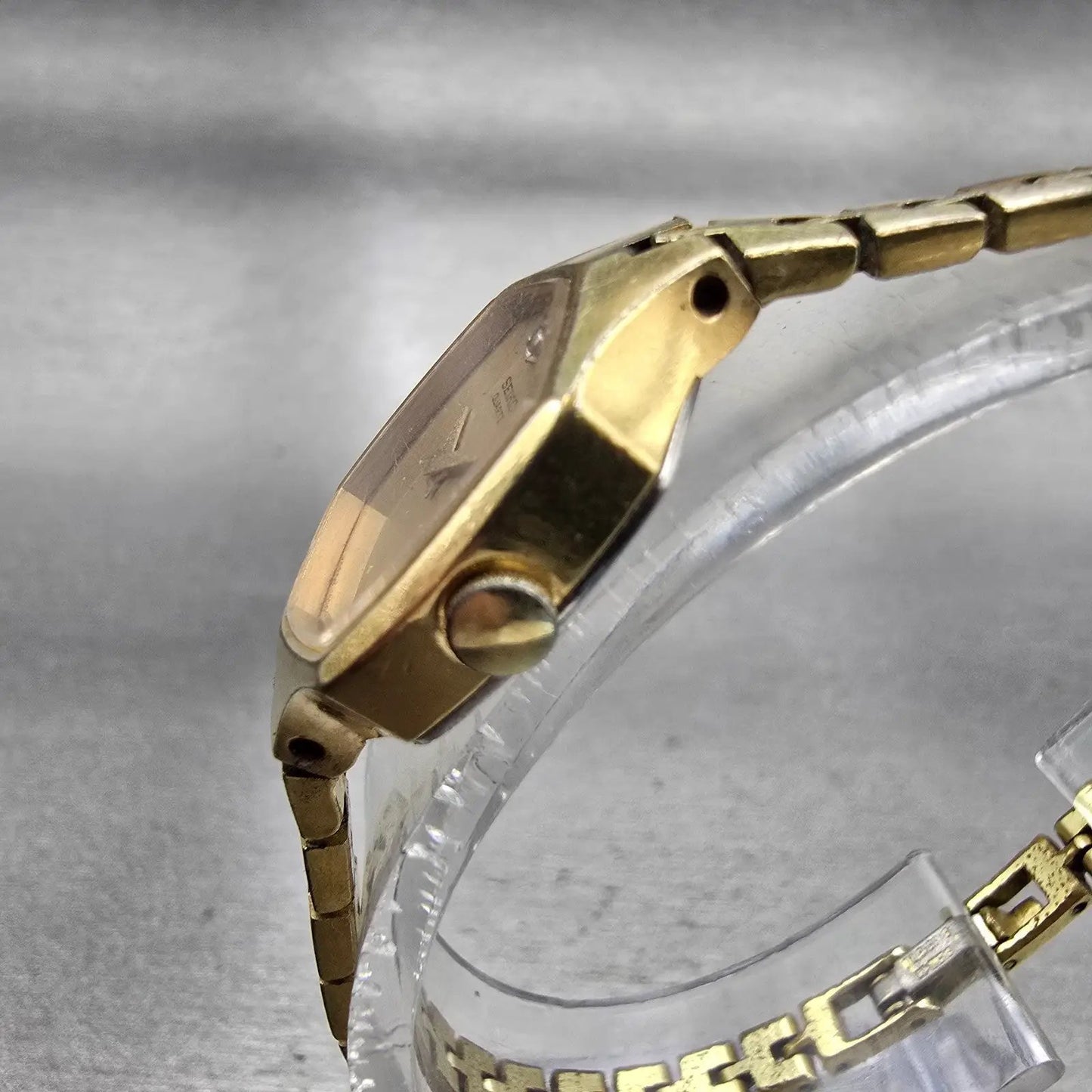 Seiko Watch Women 17mm Gold Dial Gold Tone Hexagon 1400-5319 New Battery Vintage2