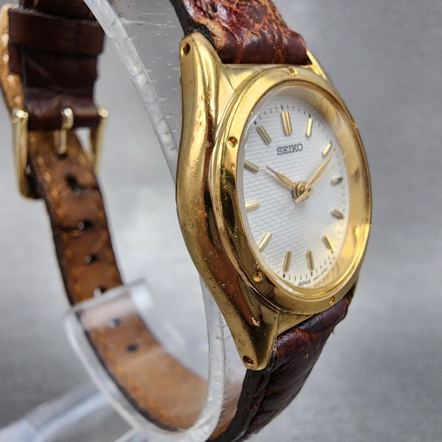 Seiko Watch Women 23mm White Dial Gold Tone Round V4011920 New Battery VTG3