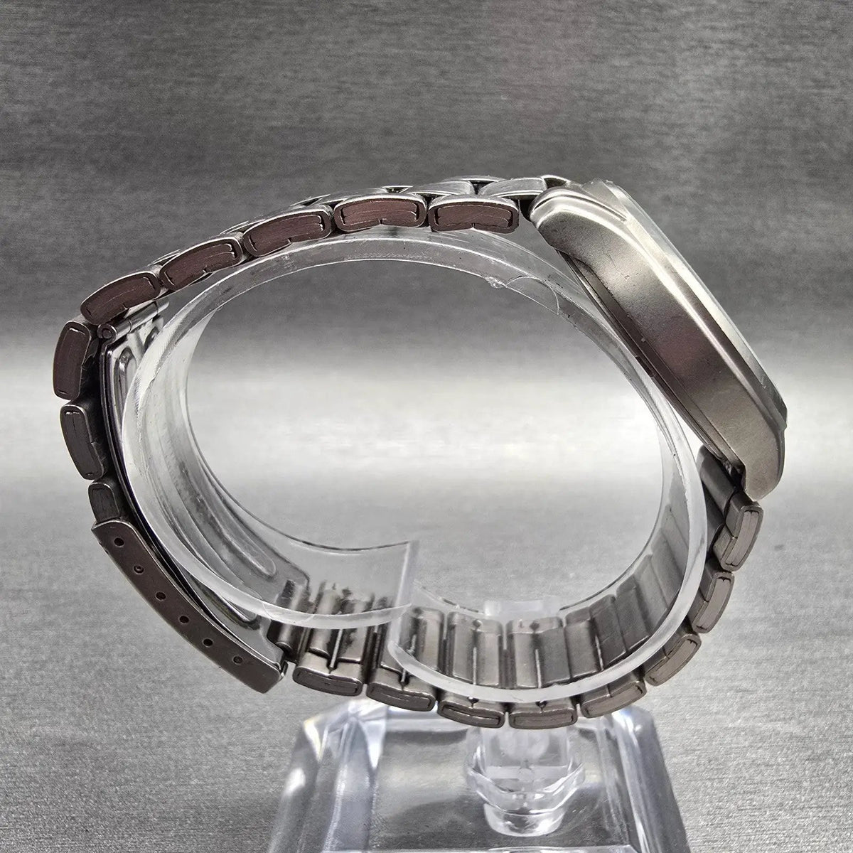 Seiko Alba Epsilon Watch Men 33mm Luminous Dial Titanium V743-7001 New Battery8