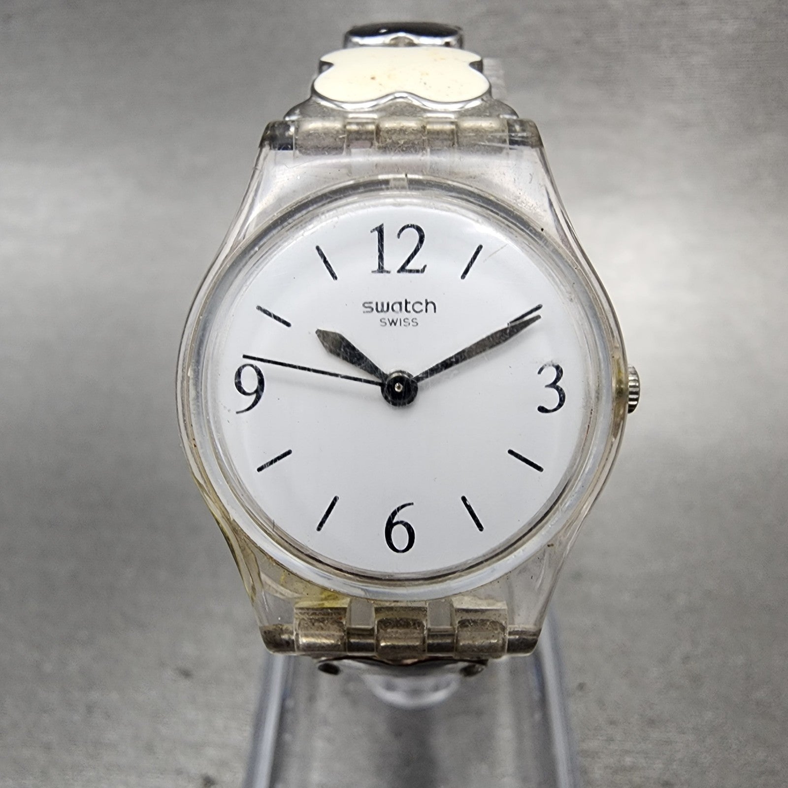 Swatch Clovercheck Watch Women 25mm White Dial Clear Case Round New Battery0