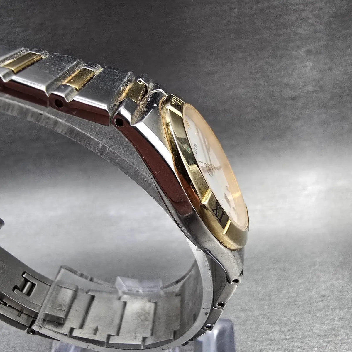 Bulova Watch Women 27mm White Dial Two Tone Date Round 98M002 New Battery3