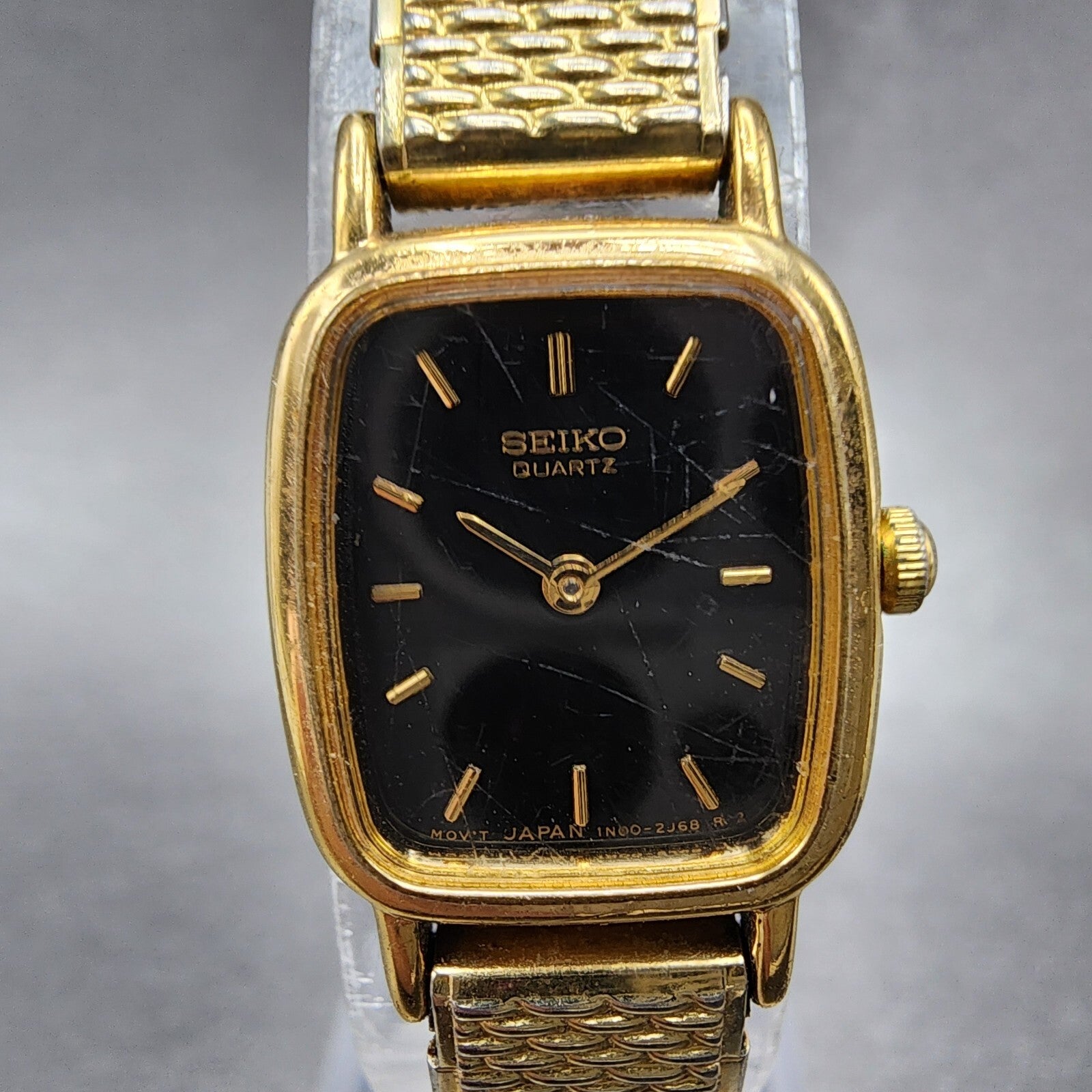 VTG Seiko Watch Women 17mm Black Dial Gold Tone Rectangle 1N005K29 New Battery1