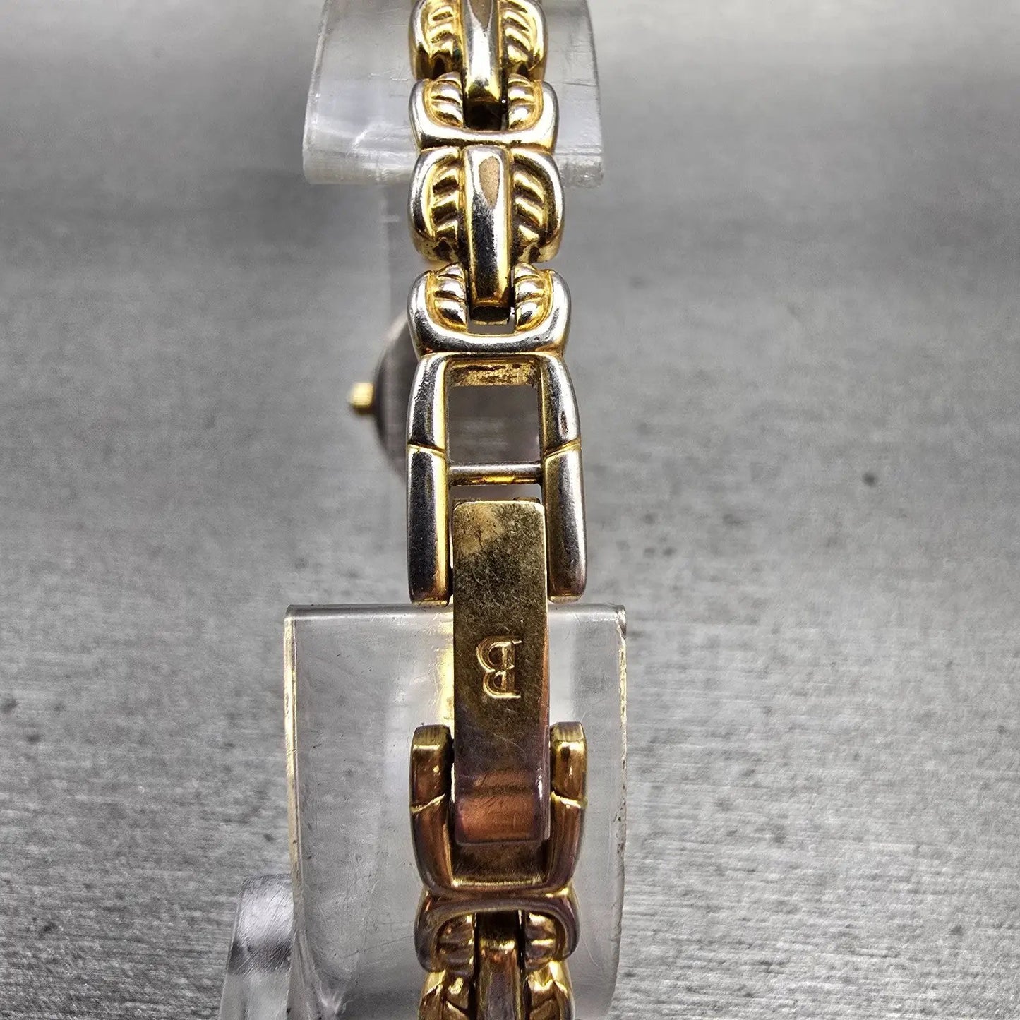 Bulova Watch Women 17mm Champagne Dial Gold Tone Oval 97T09 New Battery7