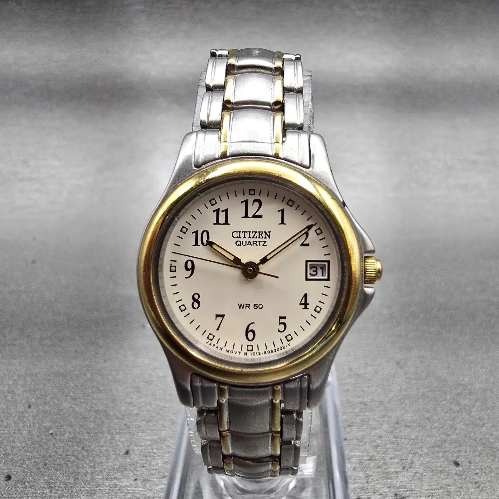 Citizen Watch Women 24mm White Dial Two Tone Date Round 1012-S038375 New Battery0