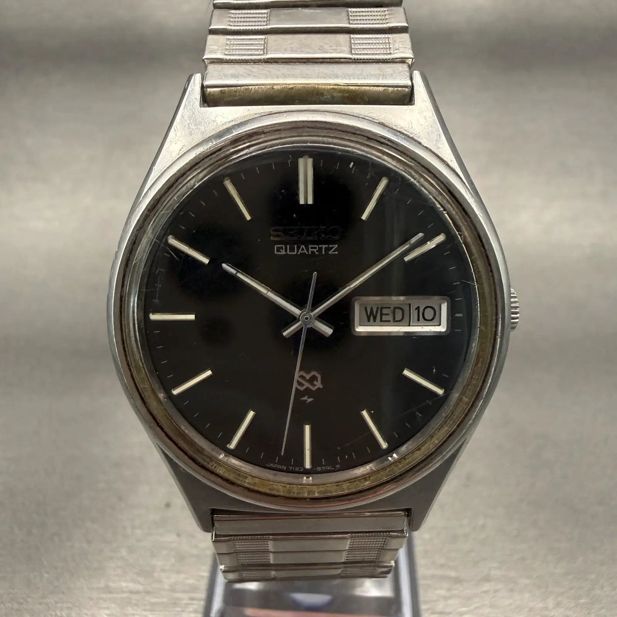Seiko SQ Watch Men 35mm Black Dial Silver Tone Daydate Round 7123-8500 PARTS!!!!0