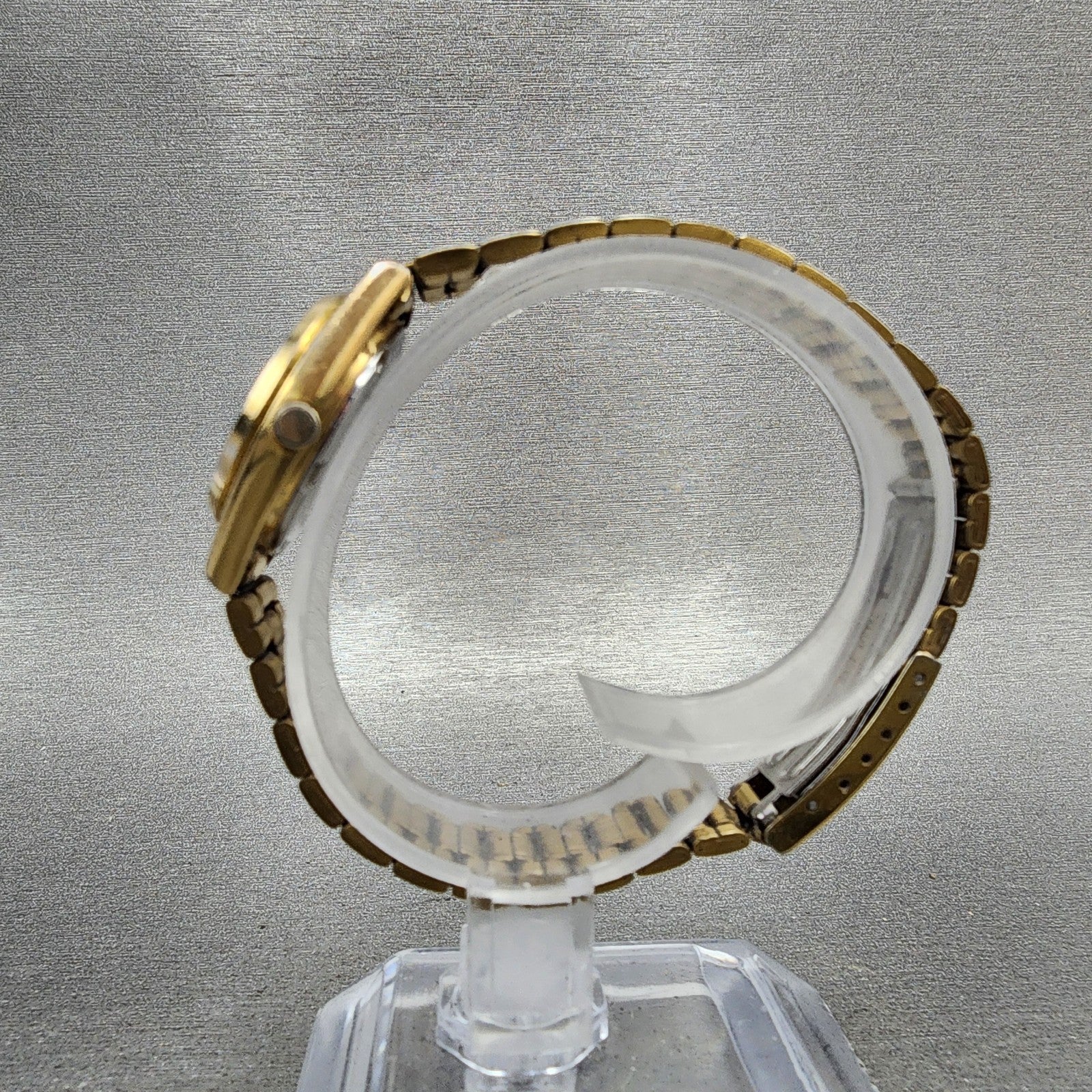 Seiko Watch Women 24mm Gold Mickey Dial Gold Tone Daydate 3y030039 New Battery6