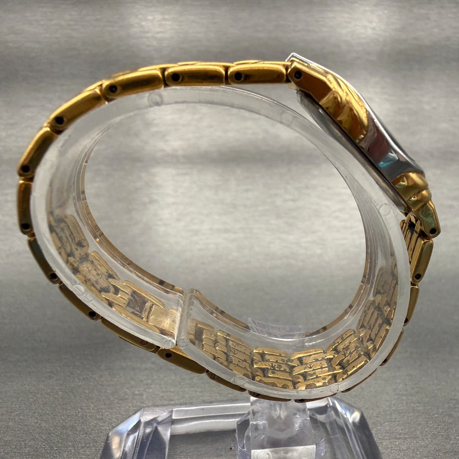 Seiko Half Moon Watch Women 14mm Black Dial Gold Tone Diamond 2E20-7309 New Batt8