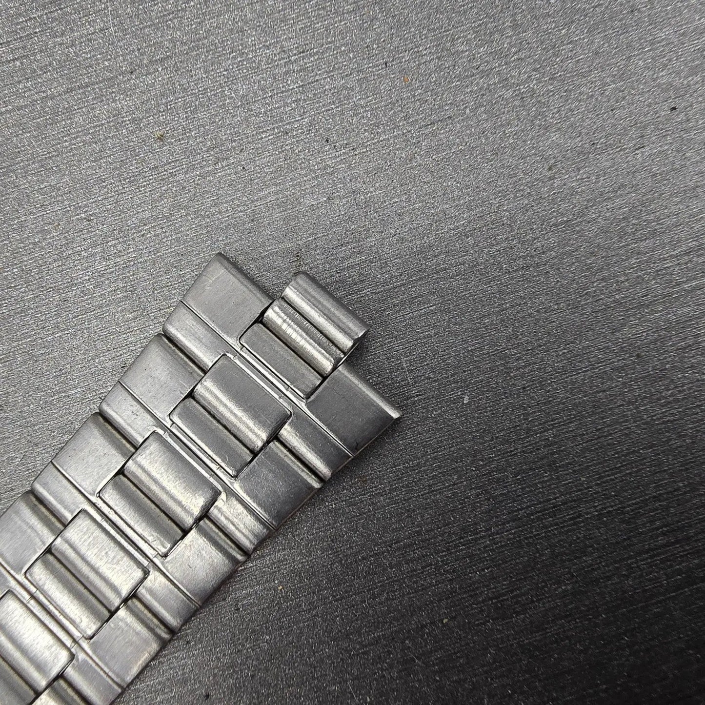 Seiko Bracelet 7mm Stainless Steel Silver Tone Tri Folding Clasp Vintage15