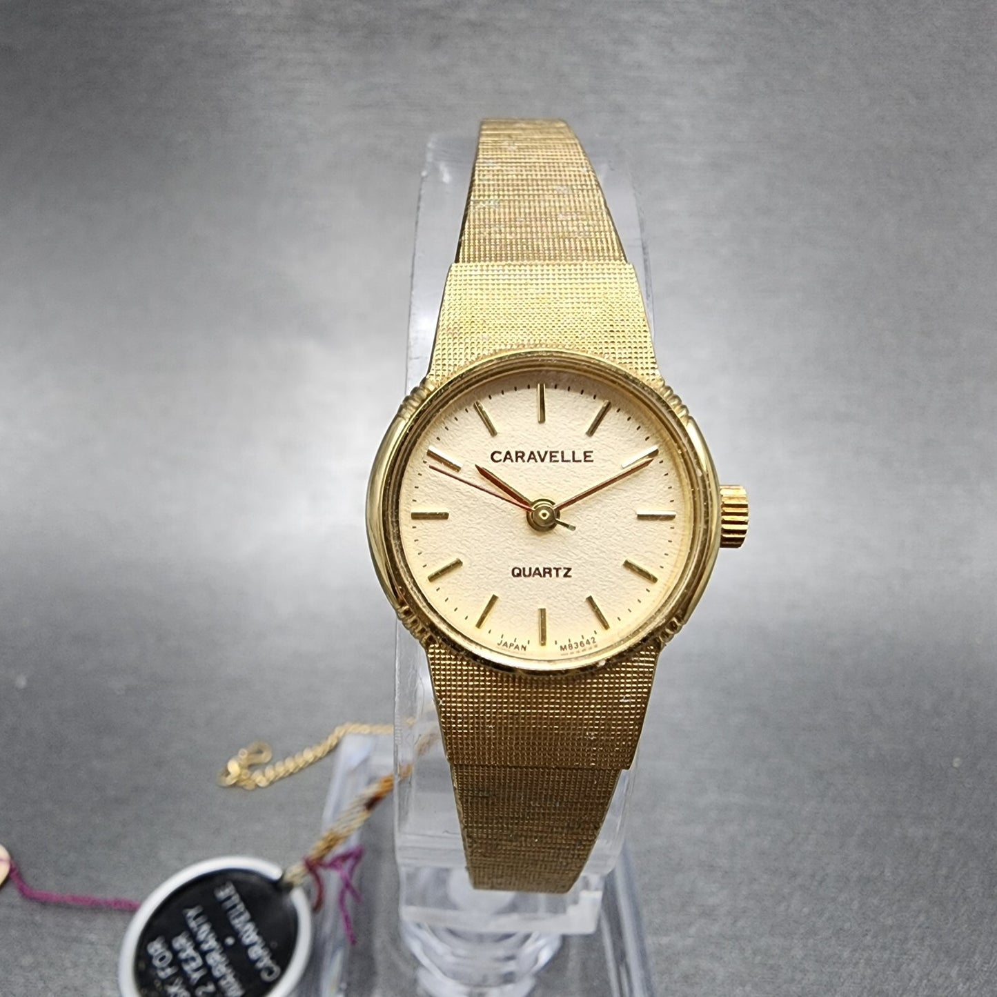 Bulova Caravelle Watch Women 19mm Cream Dial Gold Tone Round 48J07 NOS New Batt3