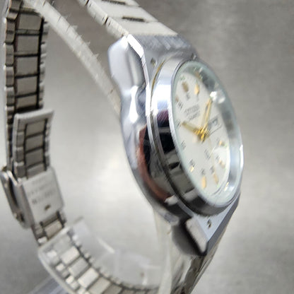 Citizen CQ Watch Women 25mm Silver Dial Silver Tone Daydate 6000-074815 New Batt