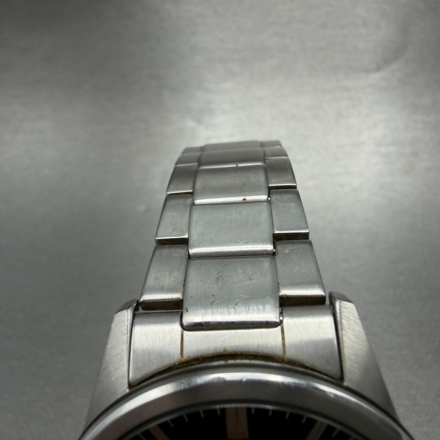 Seiko Solar Watch Men 39mm Black Dial Silver Tone Date Round V147-0AF0 Runs4