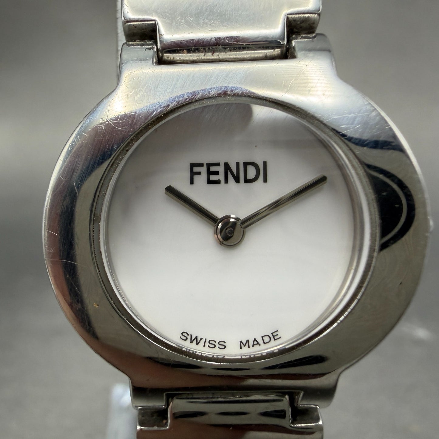Fendi 3050L Watch Women 24mm White Dial Steel Round Swiss New Battery1