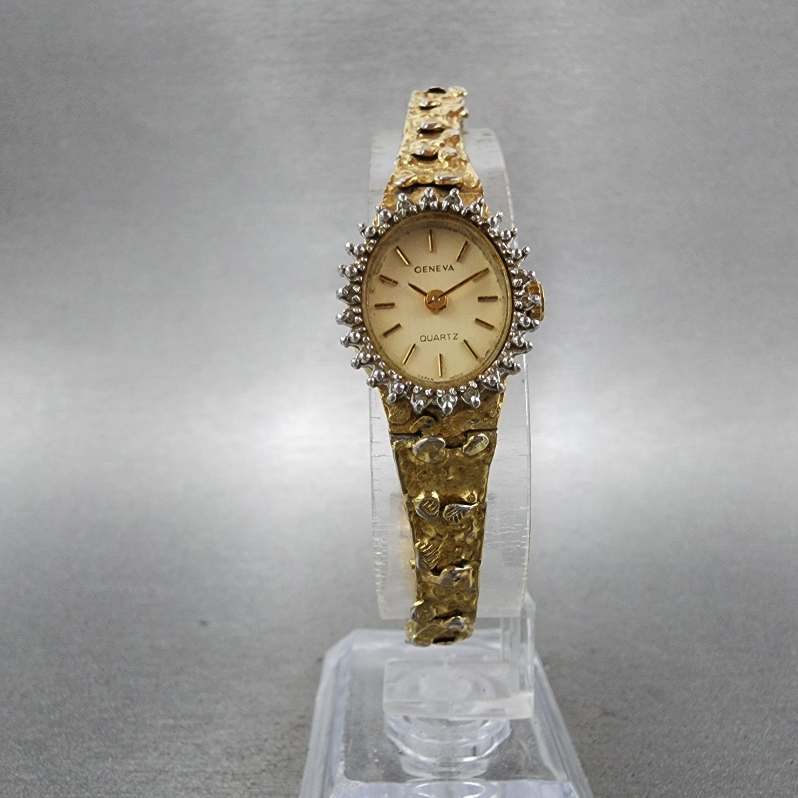 Geneva Watch Women 15mm Champagne Dial Gold Tone Oval New Battery Vintage4