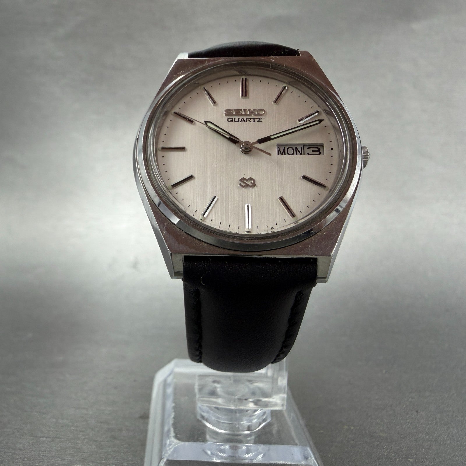 Seiko SQ Watch Men 35mm Silver Dial Silver Tone Daydate 8123-7230 New Battery5
