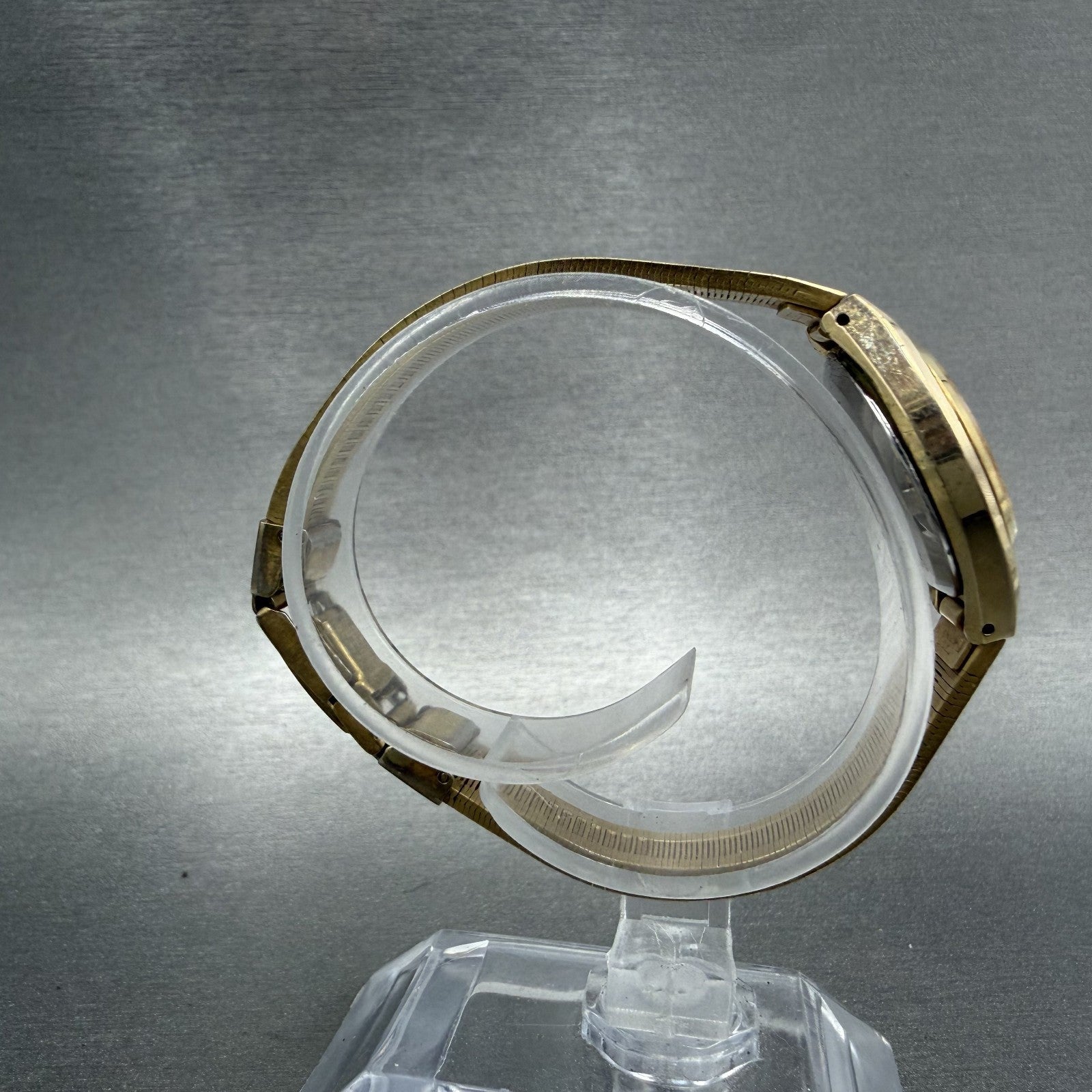 Seiko Watch Women 23mm Champagne Dial Gold Tone Round 3421-0079 New Battery8