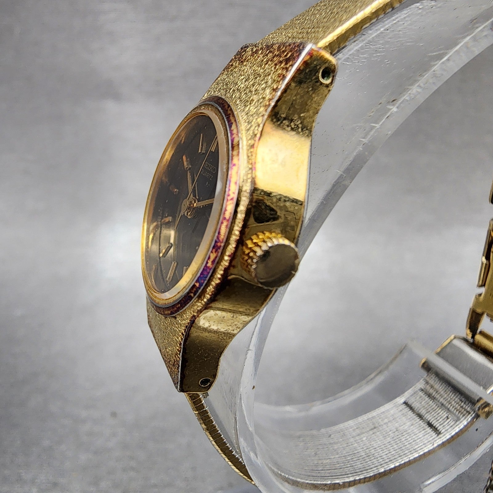 Seiko Watch Women 20mm Black Dial Gold Tone Round 8y210029 New Battery2