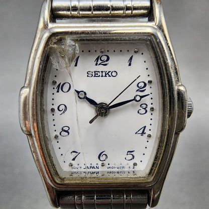 Seiko Watch Women 21mm White Dial Silver Tone Rectangle V4016250 New Battery1