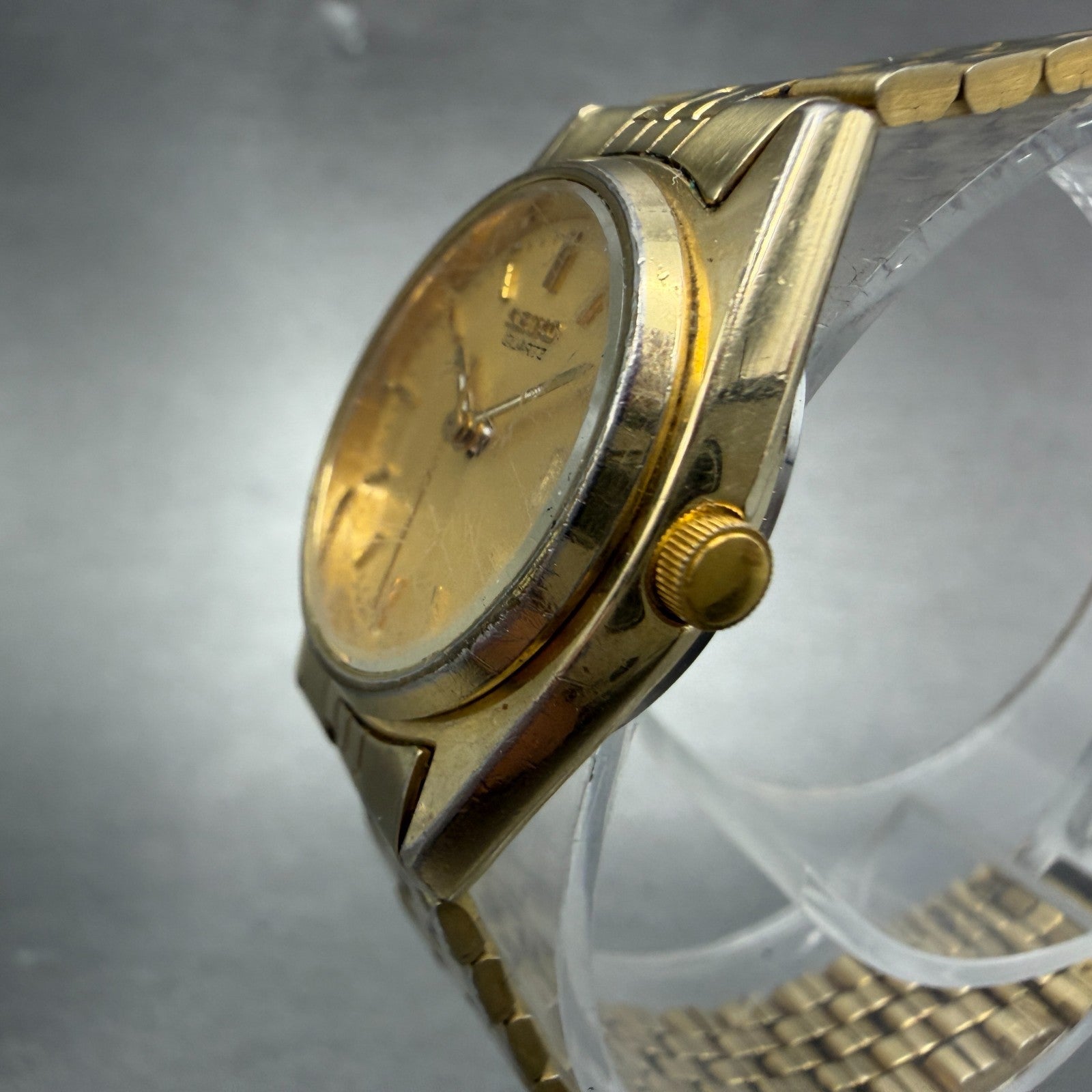 Seiko Watch Women 24mm Gold Dial Gold Tone Date Round 3Y02-0010 New Battery2