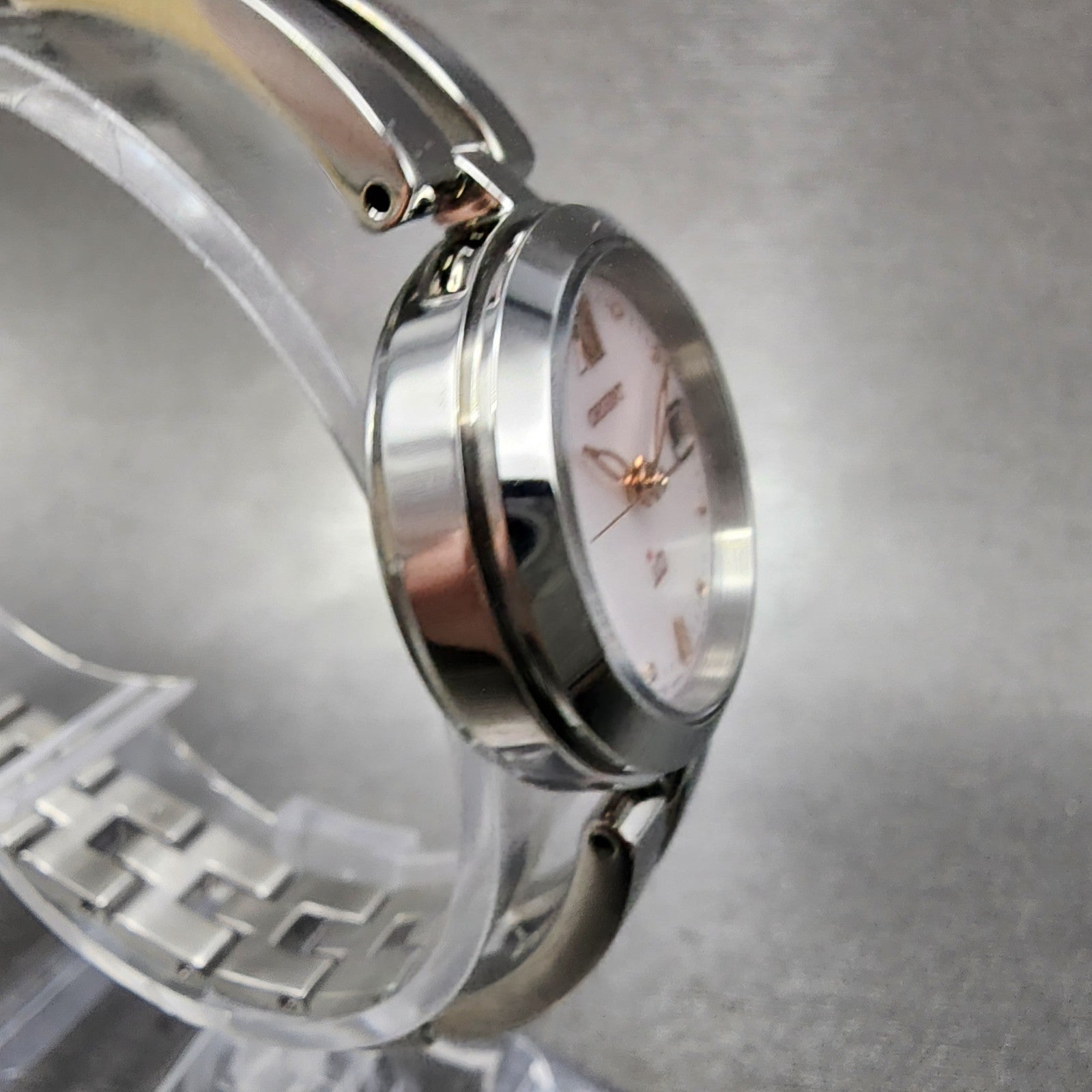 Orient IO Solar Watch Women 24mm MOP Dial Silver Tone Date Round KN70UAA0 Runs4