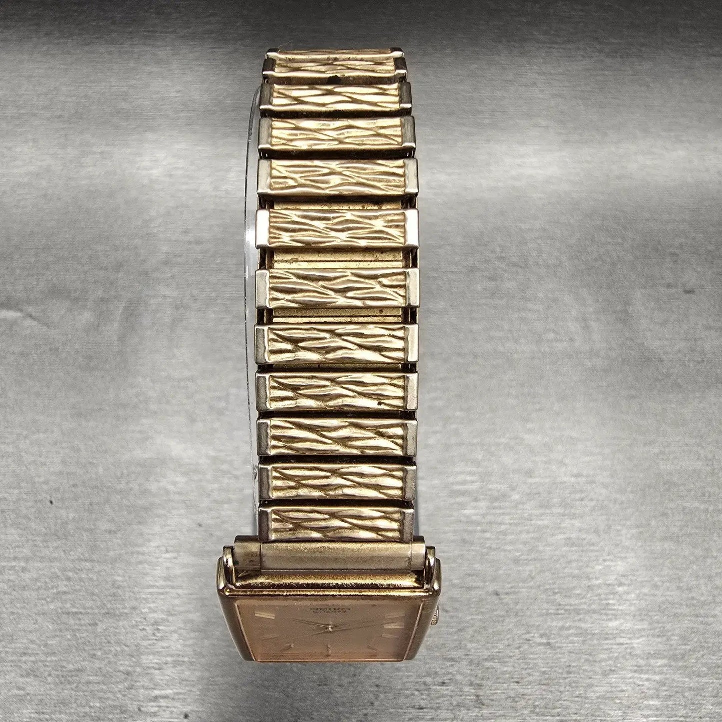 Seiko Tank Watch Men 25mm Champagne Dial Gold Tone Rectangle 5Y30-5A09 New Batt4