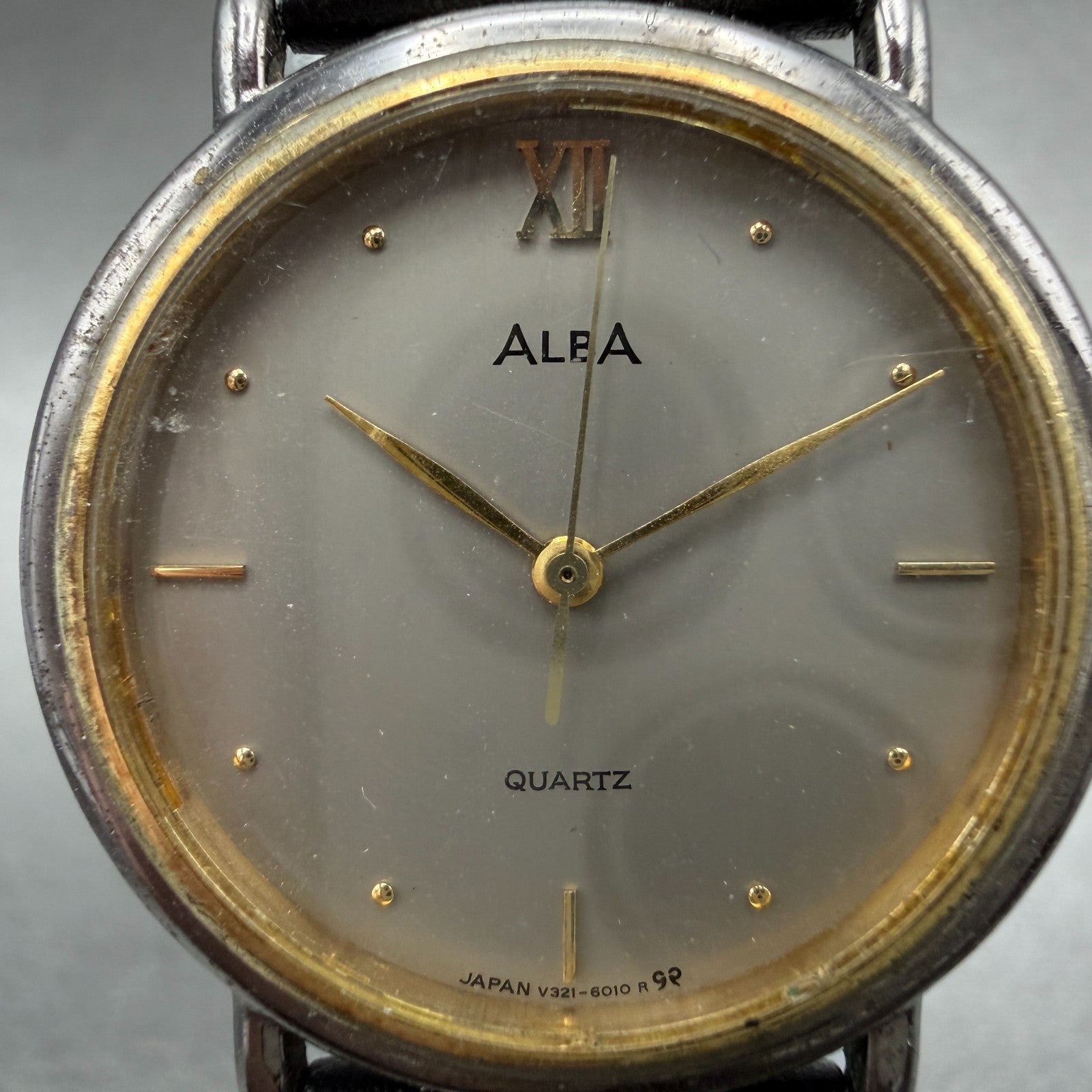 Seiko Alba  Watch Men 31mm Gray Dial Two Tone Round V321-6010 New Battery VTG1