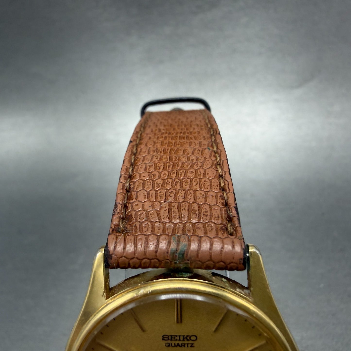 Seiko Watch Unisex 32mm Champagne Dial Gold Tone Round 2K01-0011 New Battery VTG4
