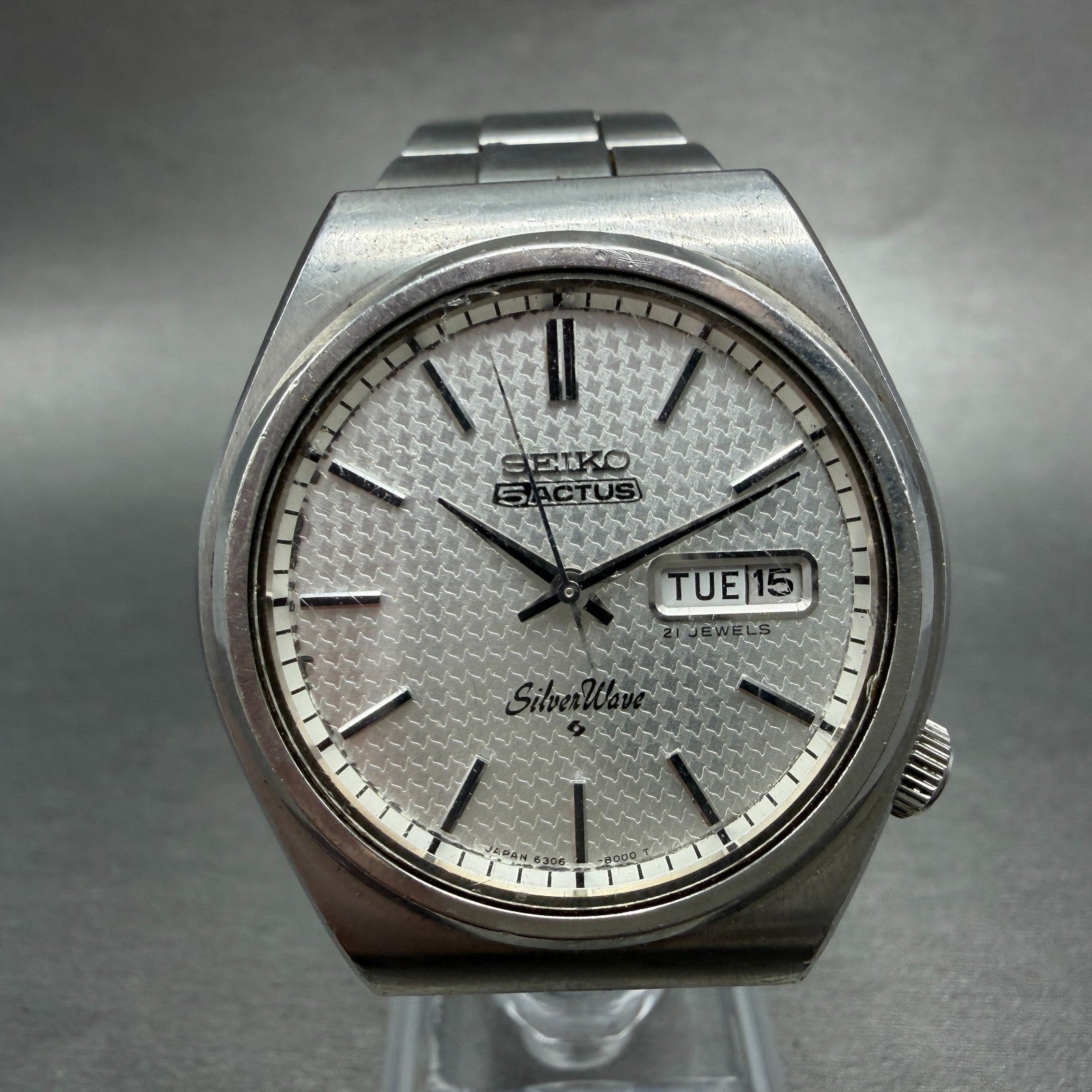 Seiko 5 Actus SilverWave Watch Men 38mm Silver Tone Steel Daydate 6306-8010 Runs0