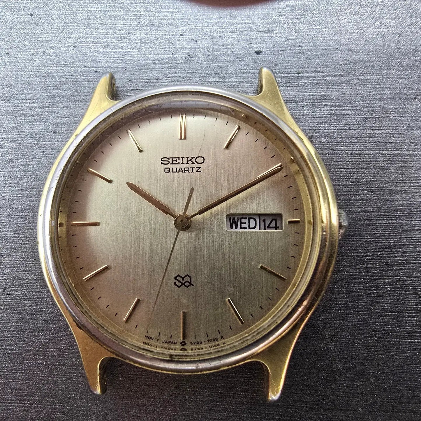 Seiko SQ Watch Men 34mm Champagne Dial Gold Tone Daydate READ!! 5y23-7030 NewBat2