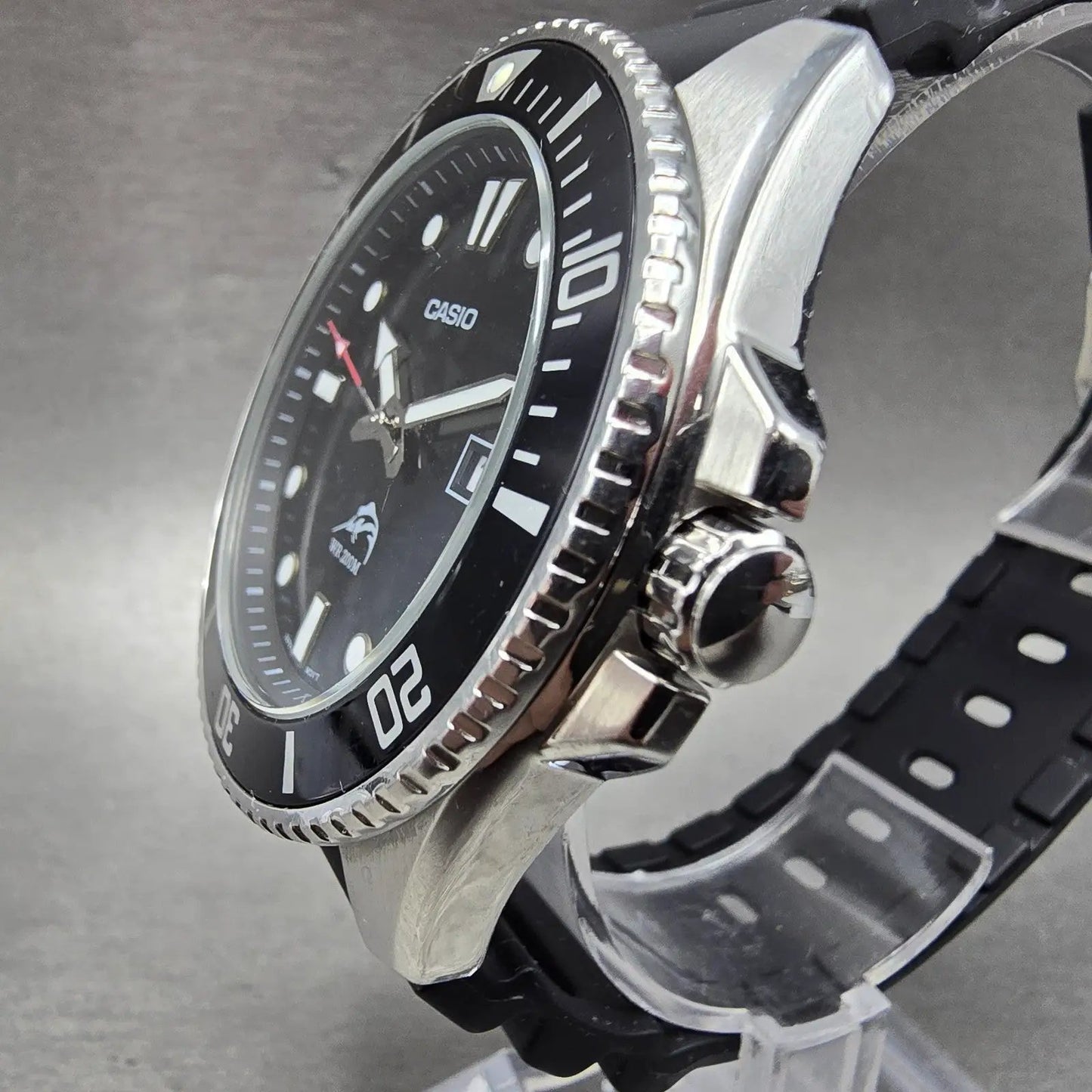 Casio Duro Dive Watch Men 44mm Black Dial Silver Tone Date Round MDV-106 NewBatL2