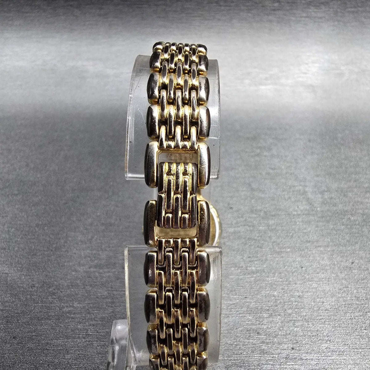 Seiko Exceline Watch Women 21mm White Dial Gold Tone Gemmed 4N20-0640 New Batt7