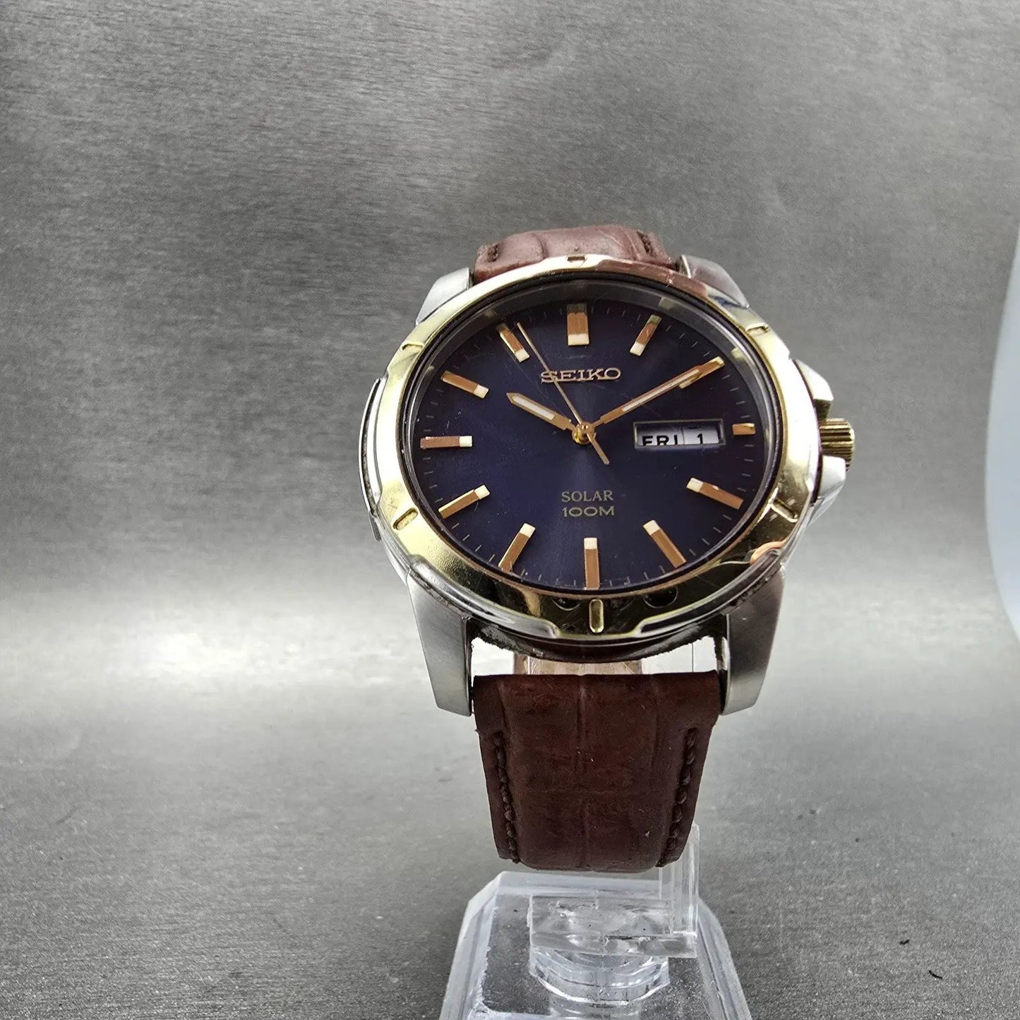 Seiko Solar Watch Men 39mm Blue Dial Two Tone Daydate Round V158-0AD0 Runs5