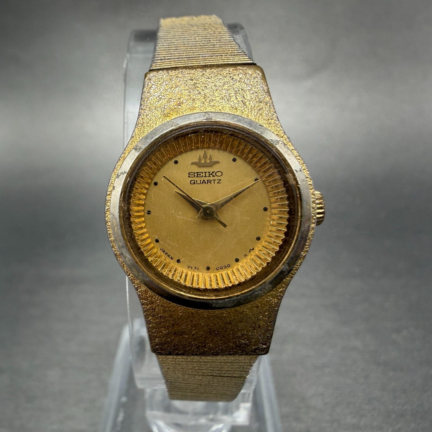 Seiko Watch Women 20mm Champagne Dial Gold Tone Round 8Y21-0010 New Battery0