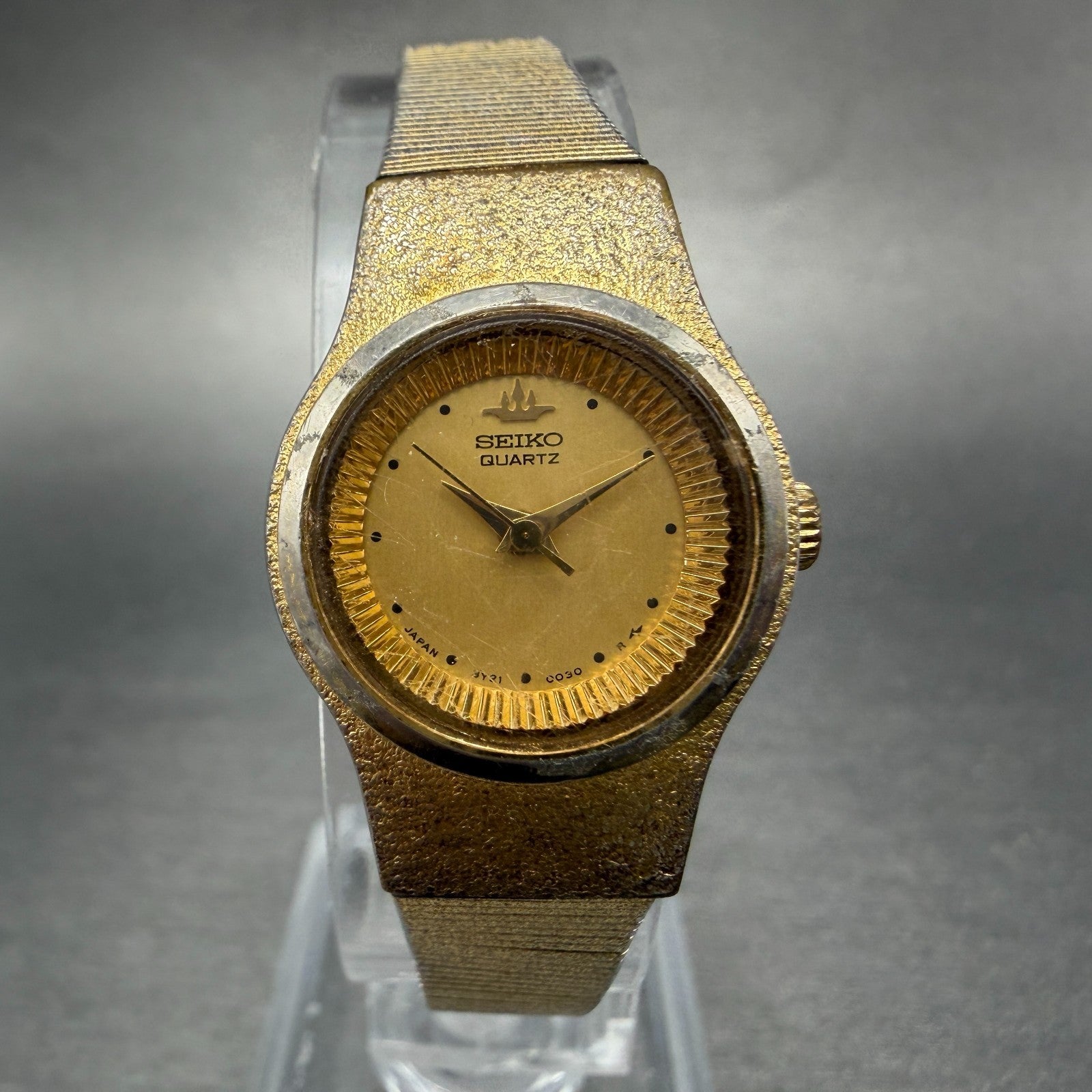 Seiko Watch Women 20mm Champagne Dial Gold Tone Round 8Y21-0010 New Battery0