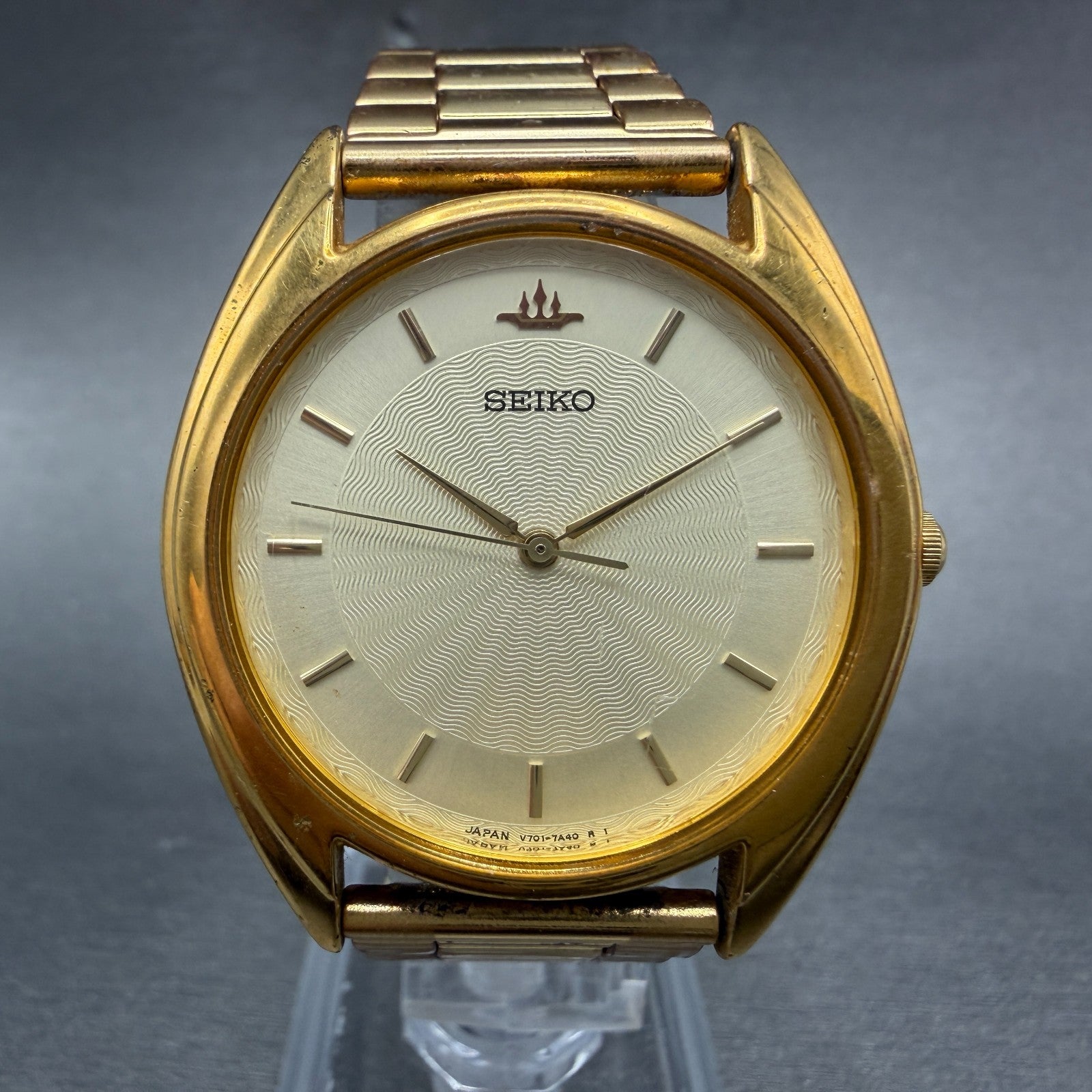 Seiko Watch Men 35mm Champagne Dial Gold Tone Round VTG V701-7A10 New Battery0