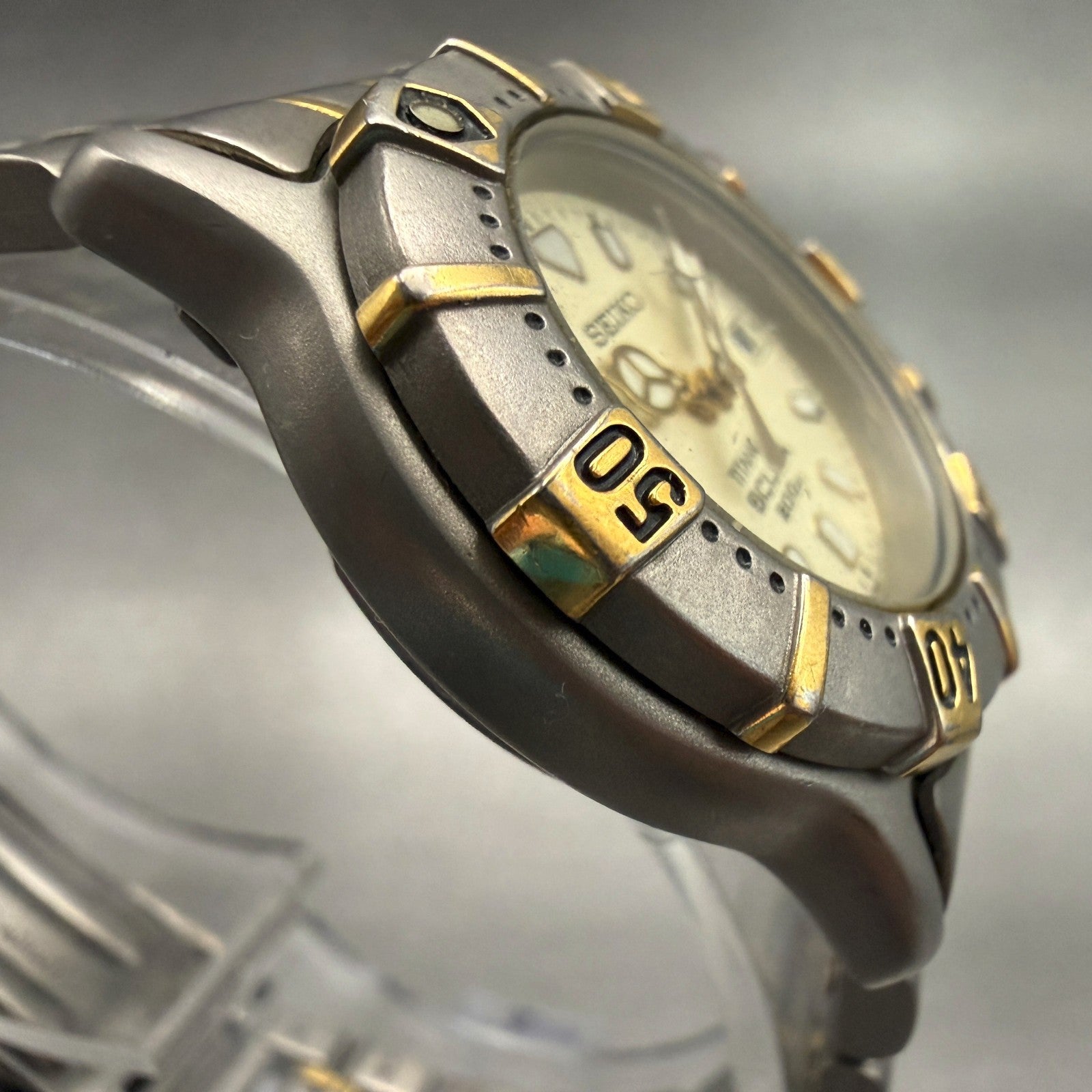 Seiko Scuba Dive Watch Women 29mm Champagne Dial Two Tone Date Round 7N85-01103