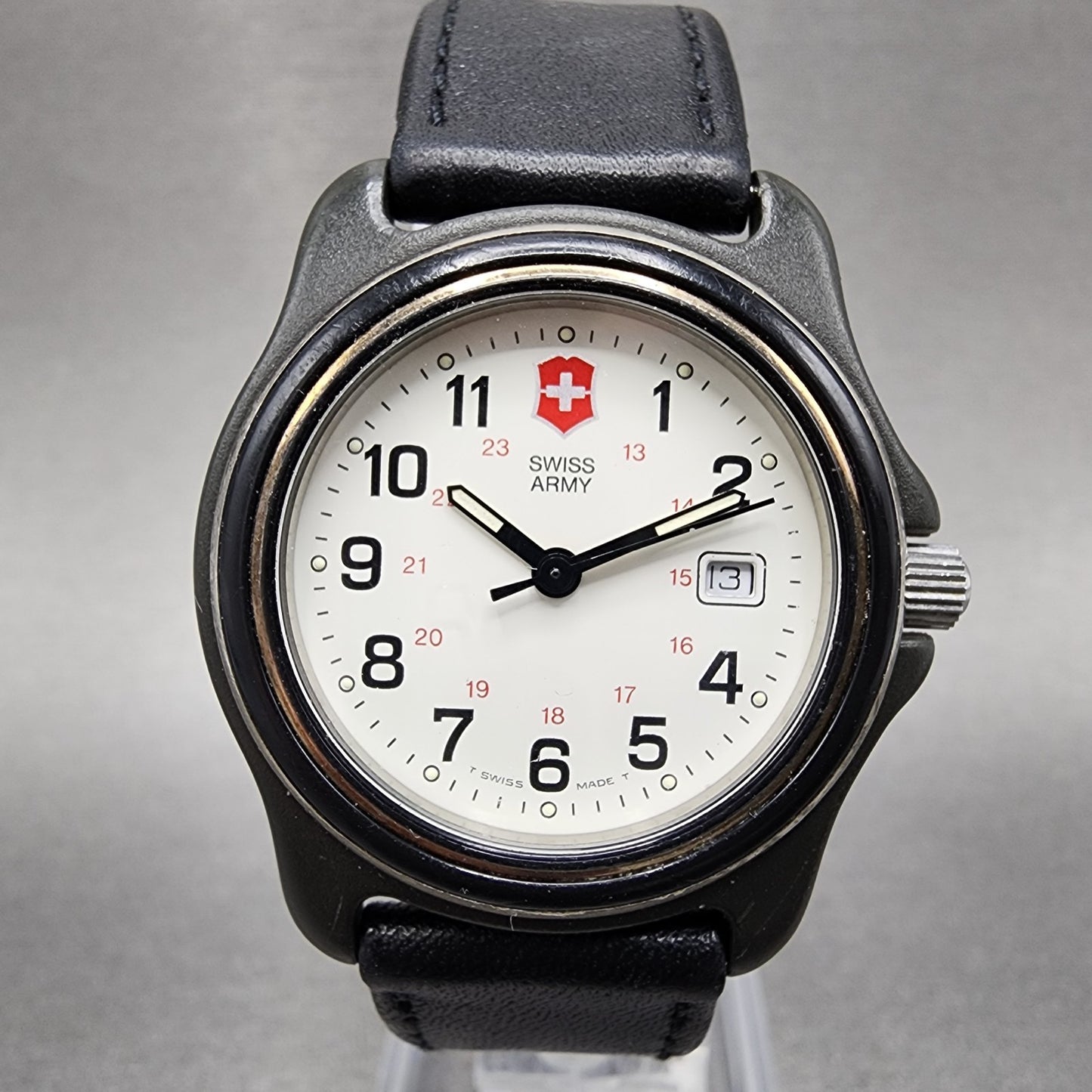 Victorinox Swiss Army Watch Women 33mm White Dial Black Tone Round New Battery0