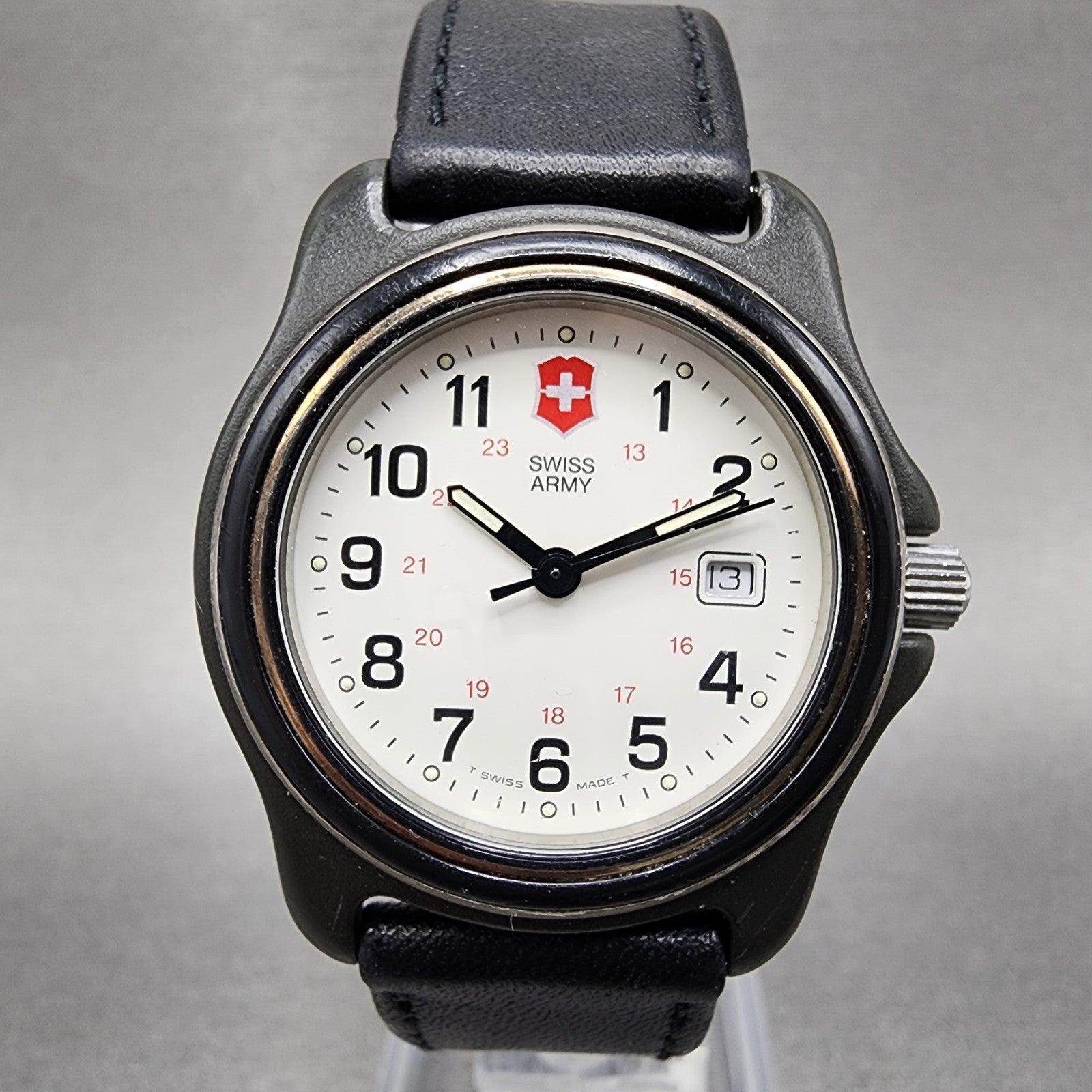 Victorinox Swiss Army Watch Women 33mm White Dial Black Tone Round New Battery0