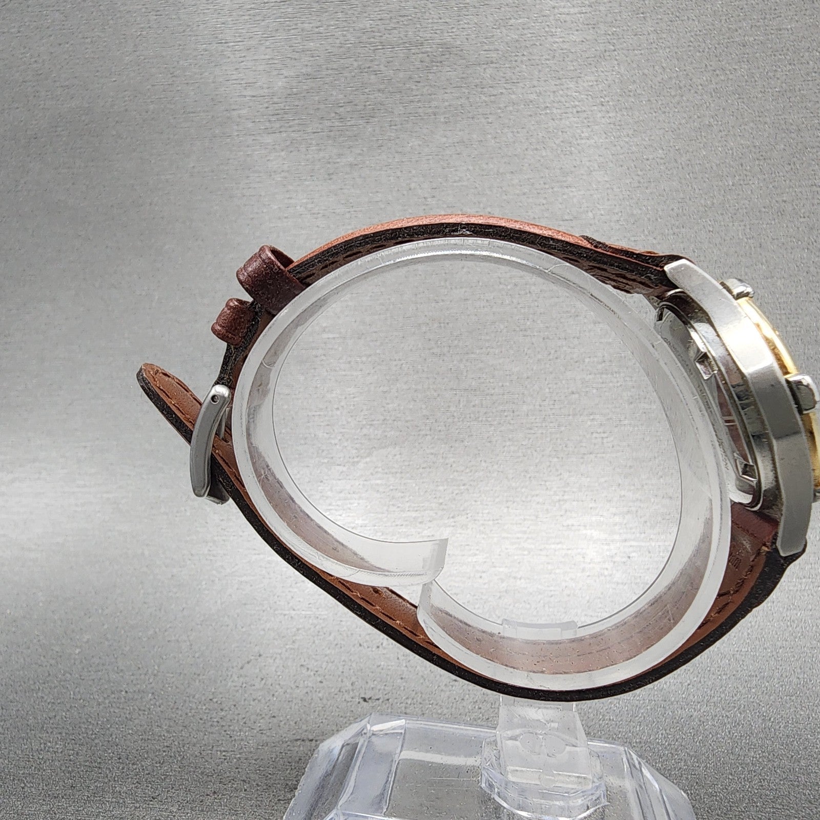 Wenger Watch Women 29mm White Dial Two Tone Date Round Leather Band New Battery8