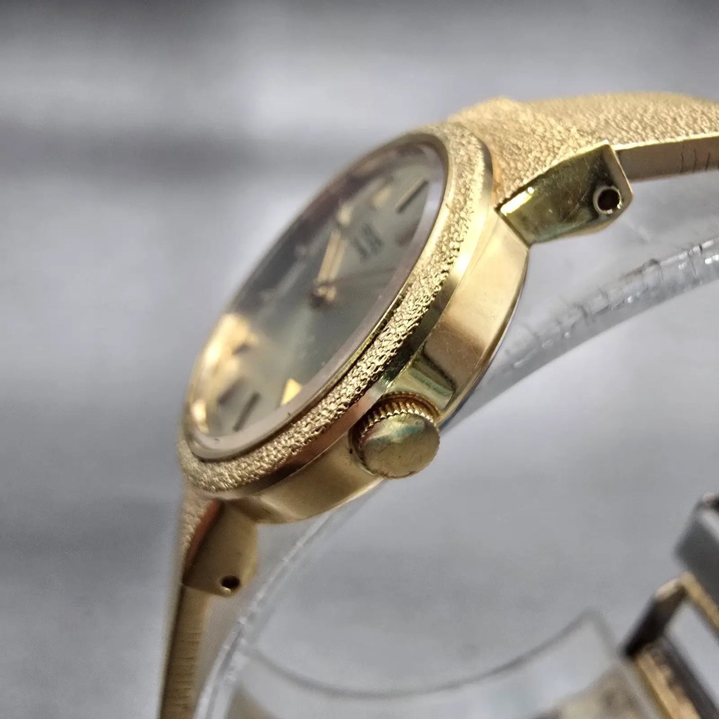 Seiko Watch Women 21mm Gold Dial Gold Tone Round 2320-0051 New Battery Vintage2
