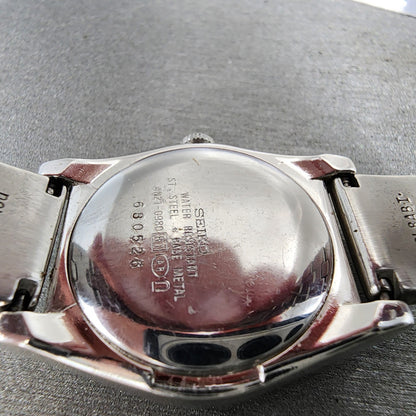 Seiko Lukia Watch Women 25mm White Dial Silver Tone 4n210980 New Battery9